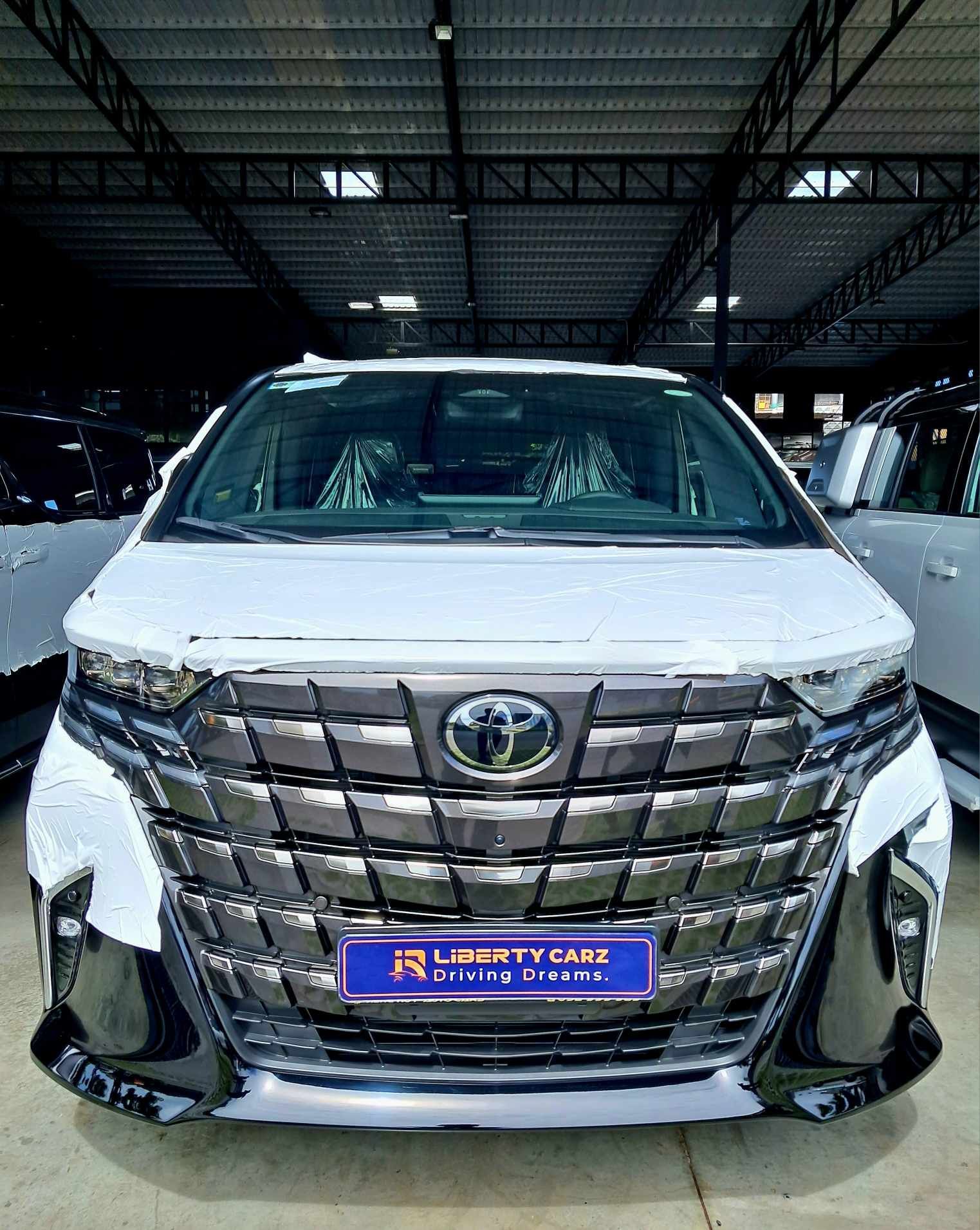 Toyota Alphard 2023