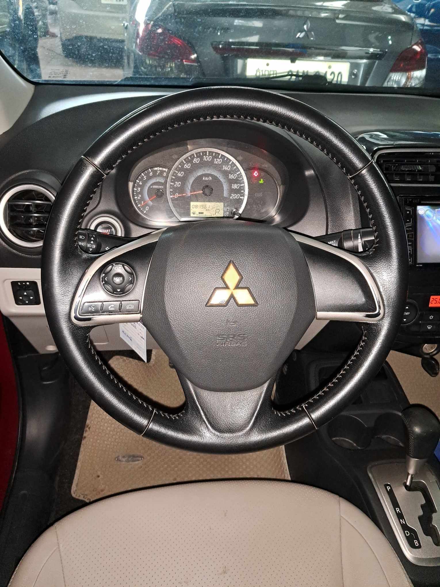 Mitsubishi Attrage 2015