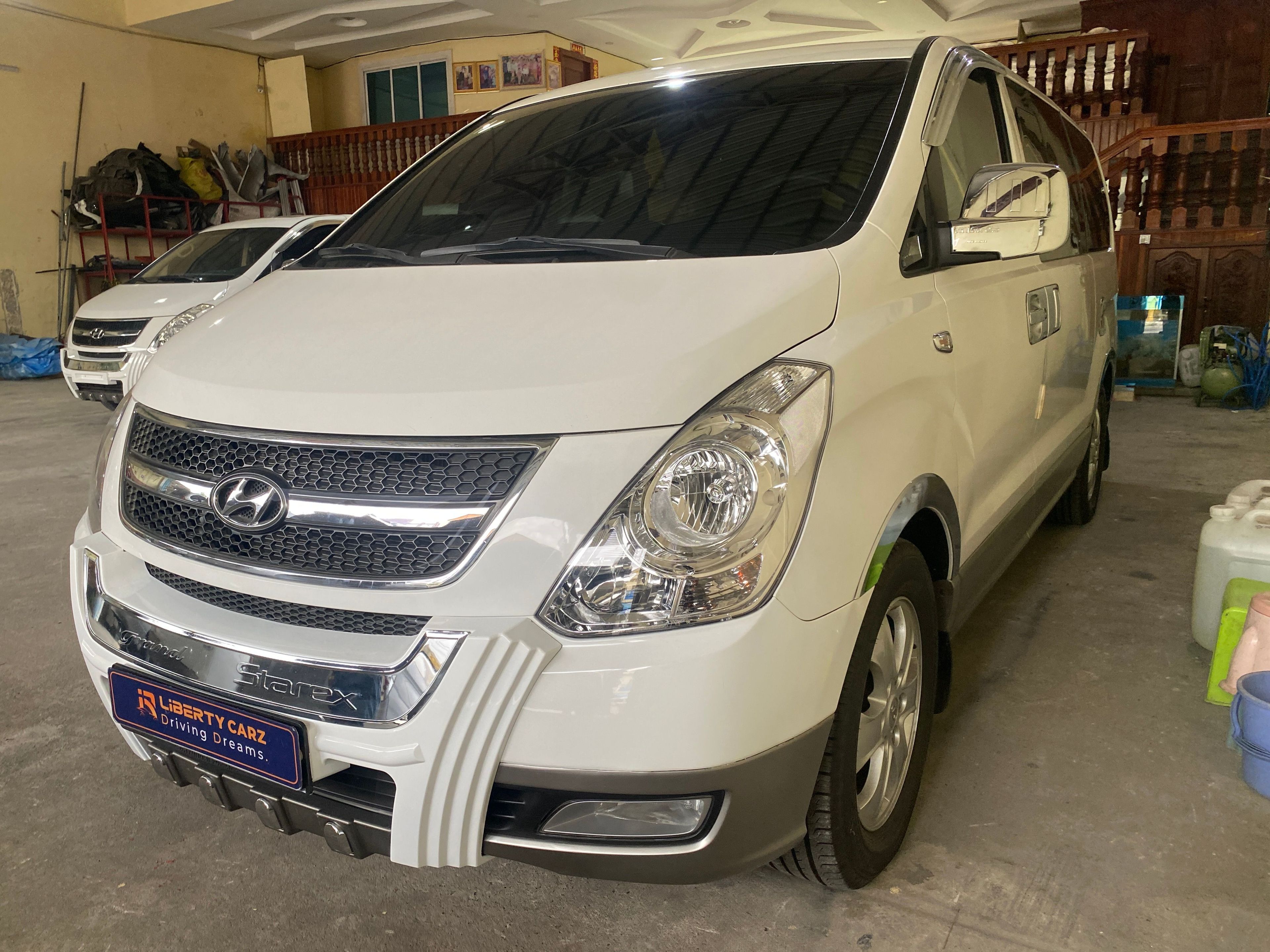 Hyundai Starex HVX 2013