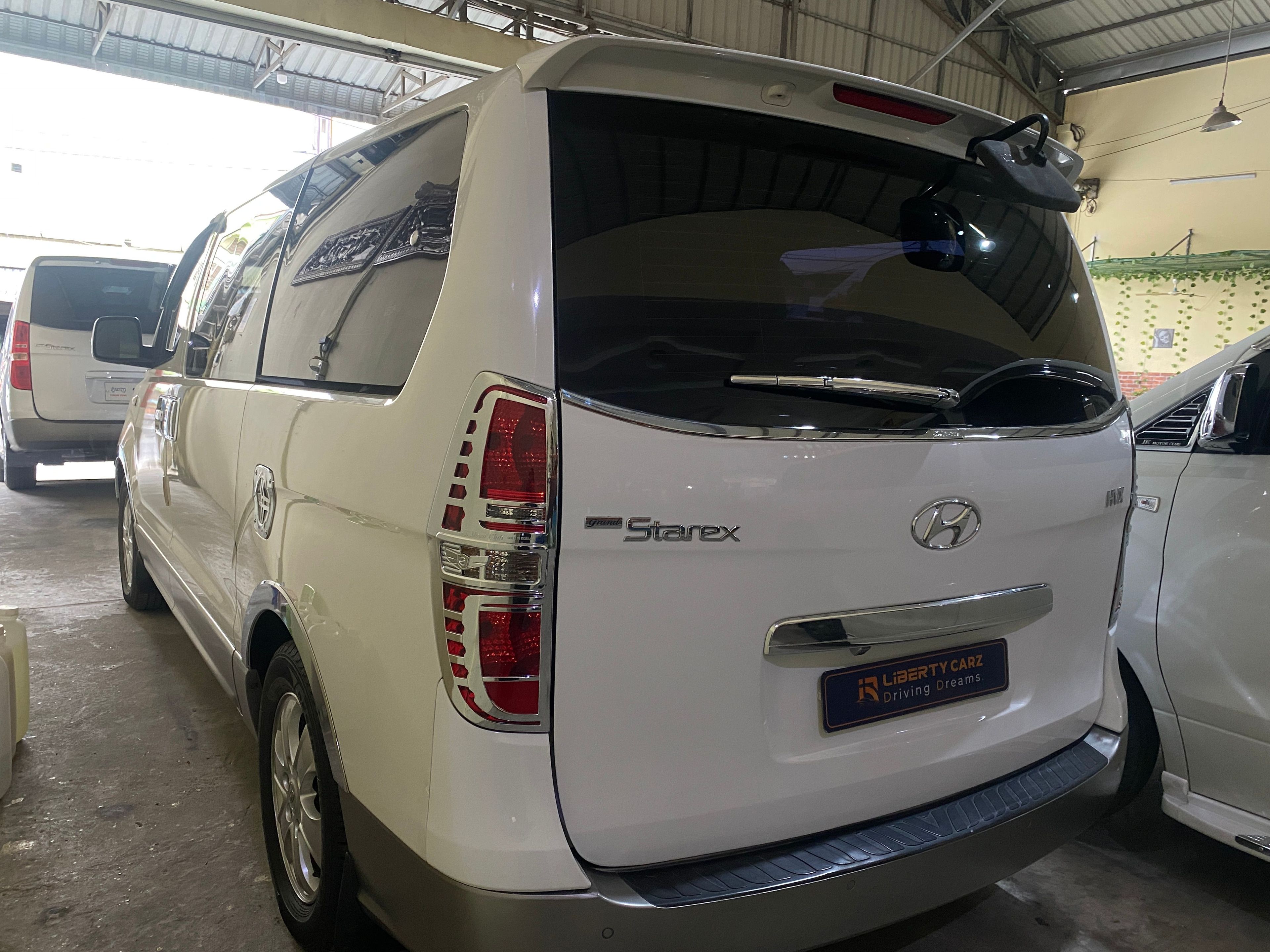 Hyundai Starex HVX 2013