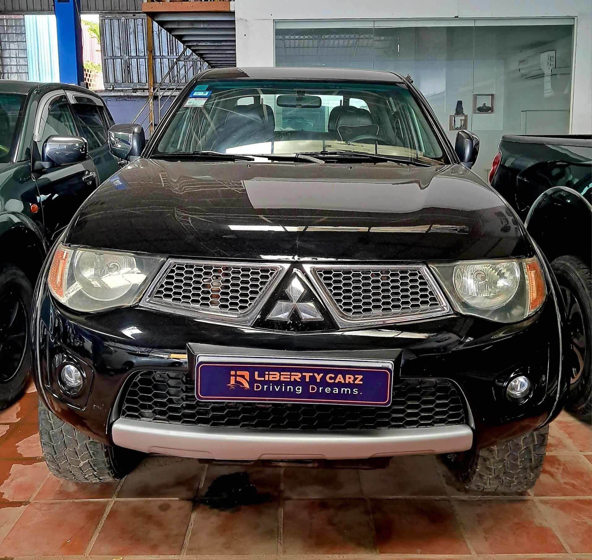 Mitsubishi Triton 2011