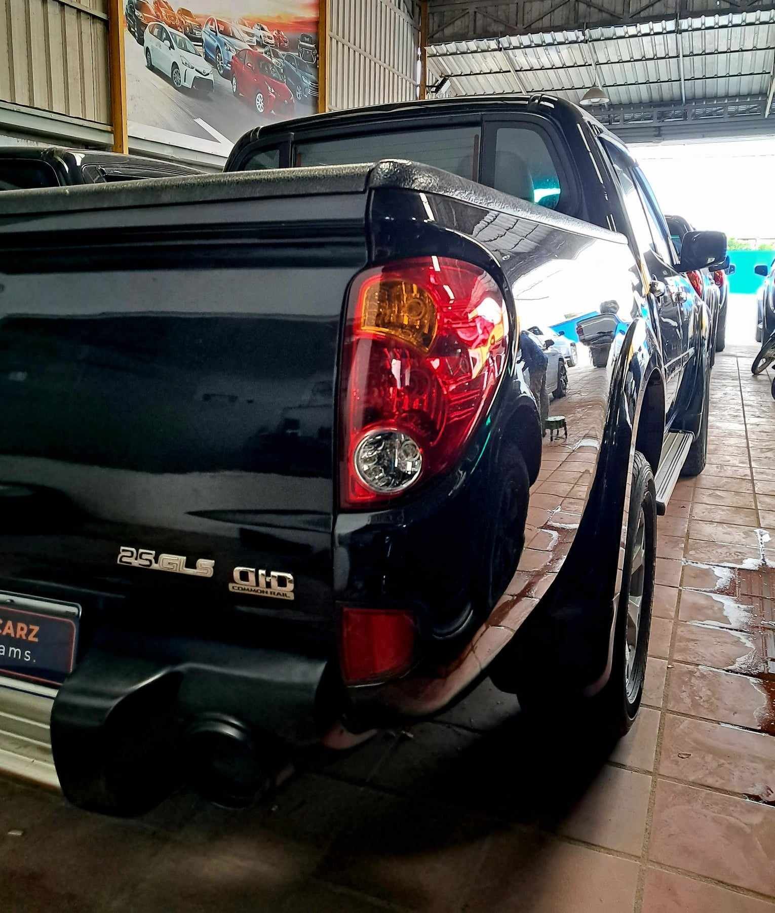 Mitsubishi Triton 2011