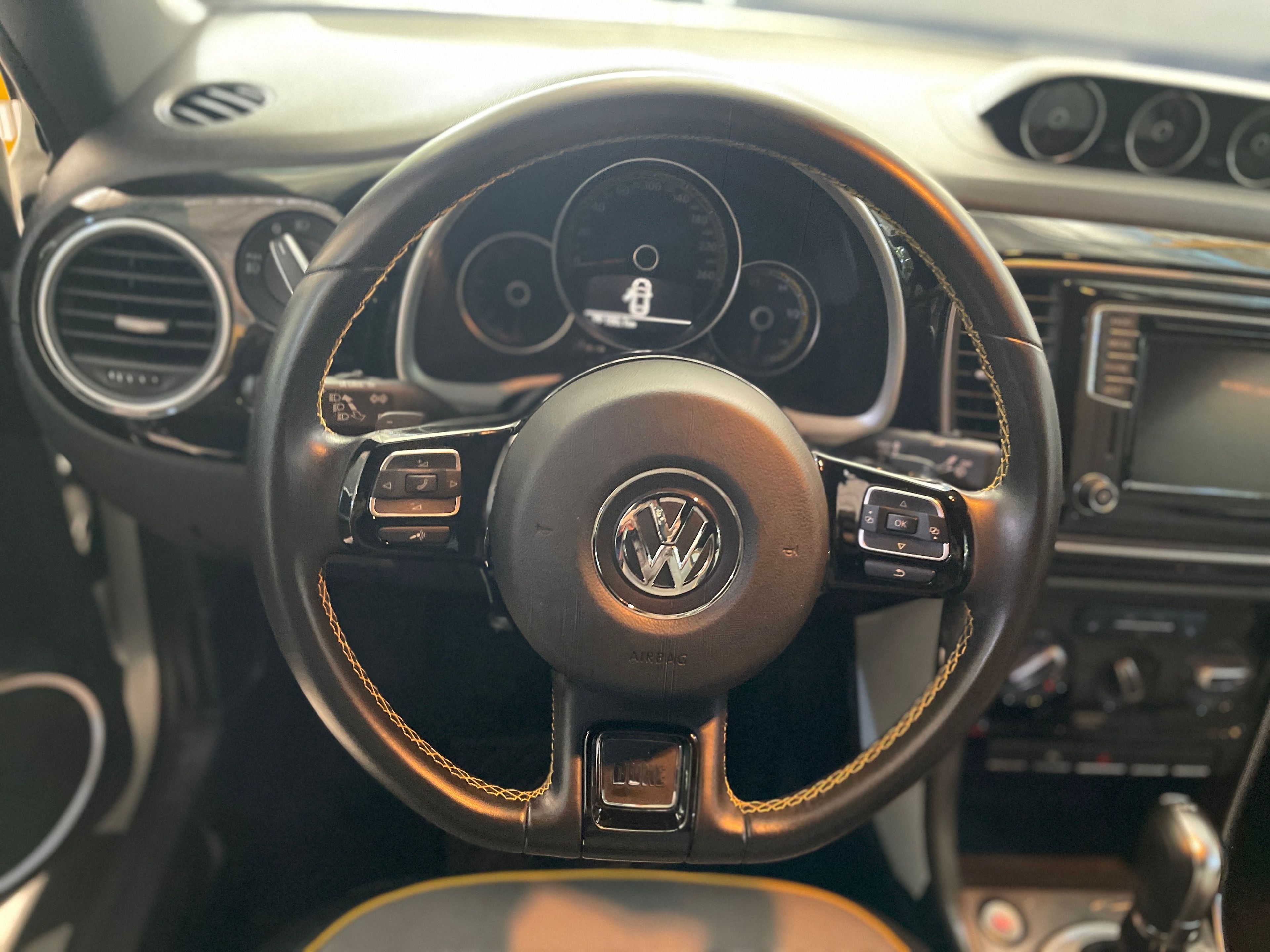 Volkswagen BEETLE DUNE 2017