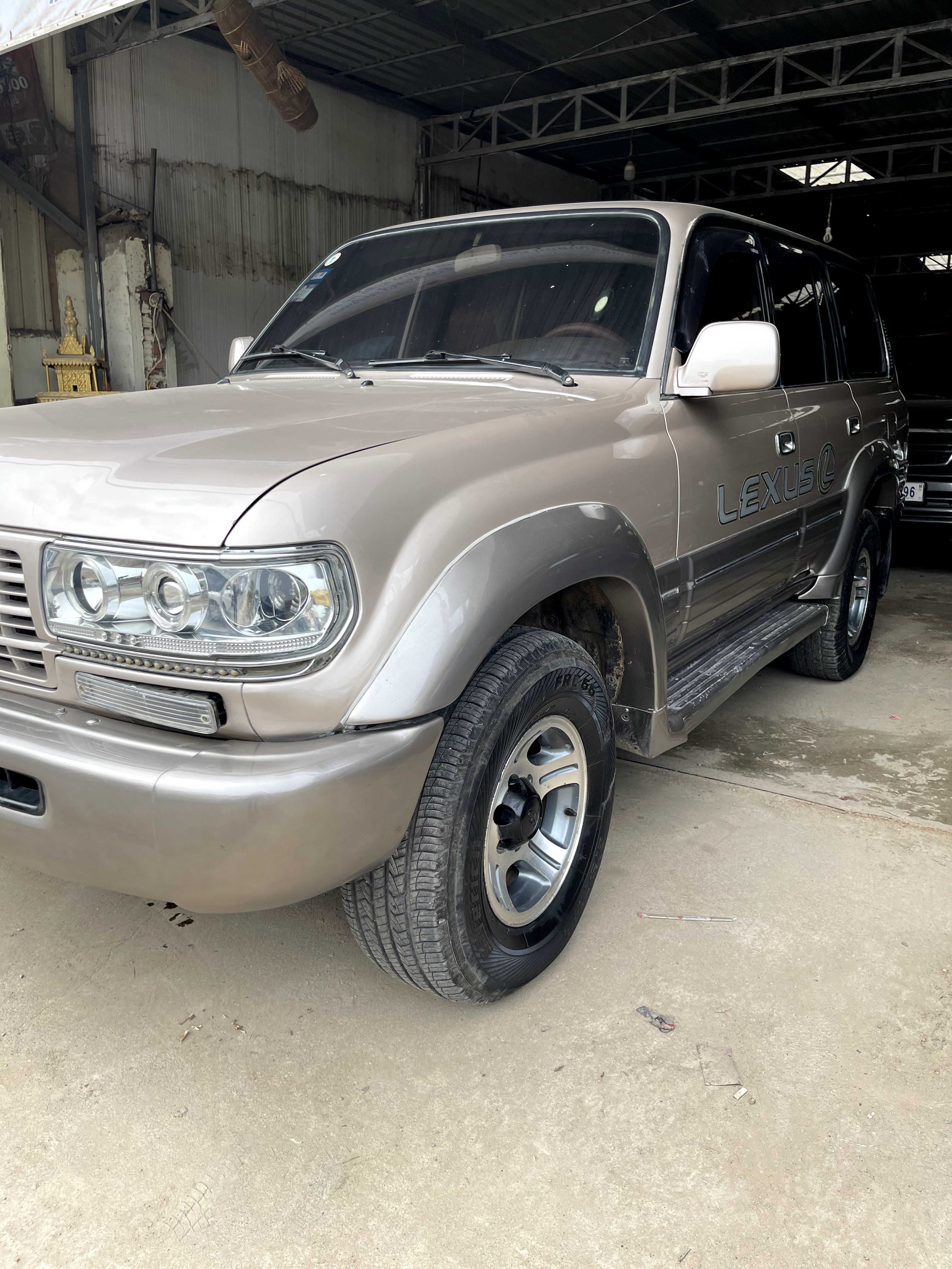 Lexus LX450d 1996