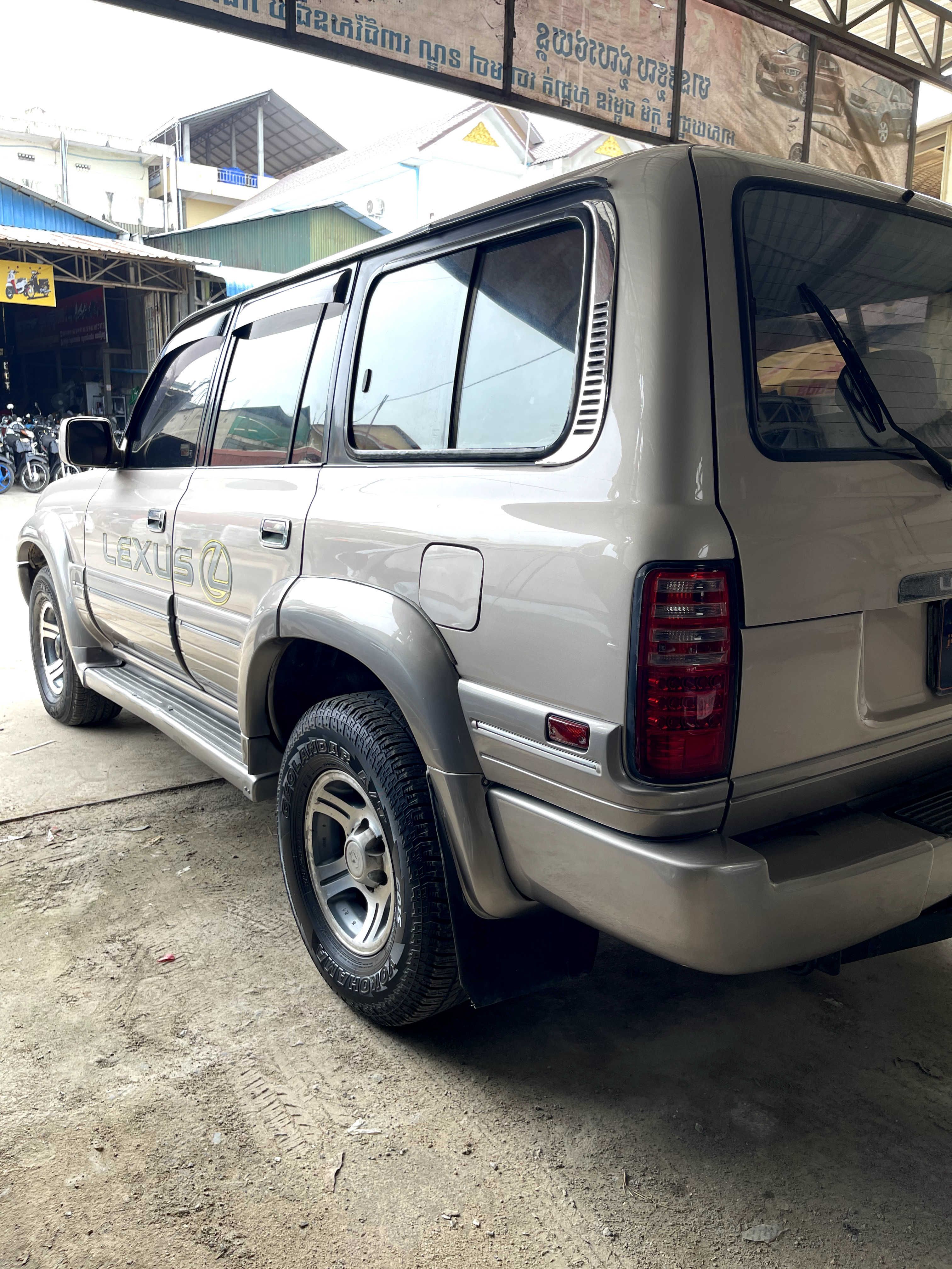 Lexus LX450d 1996