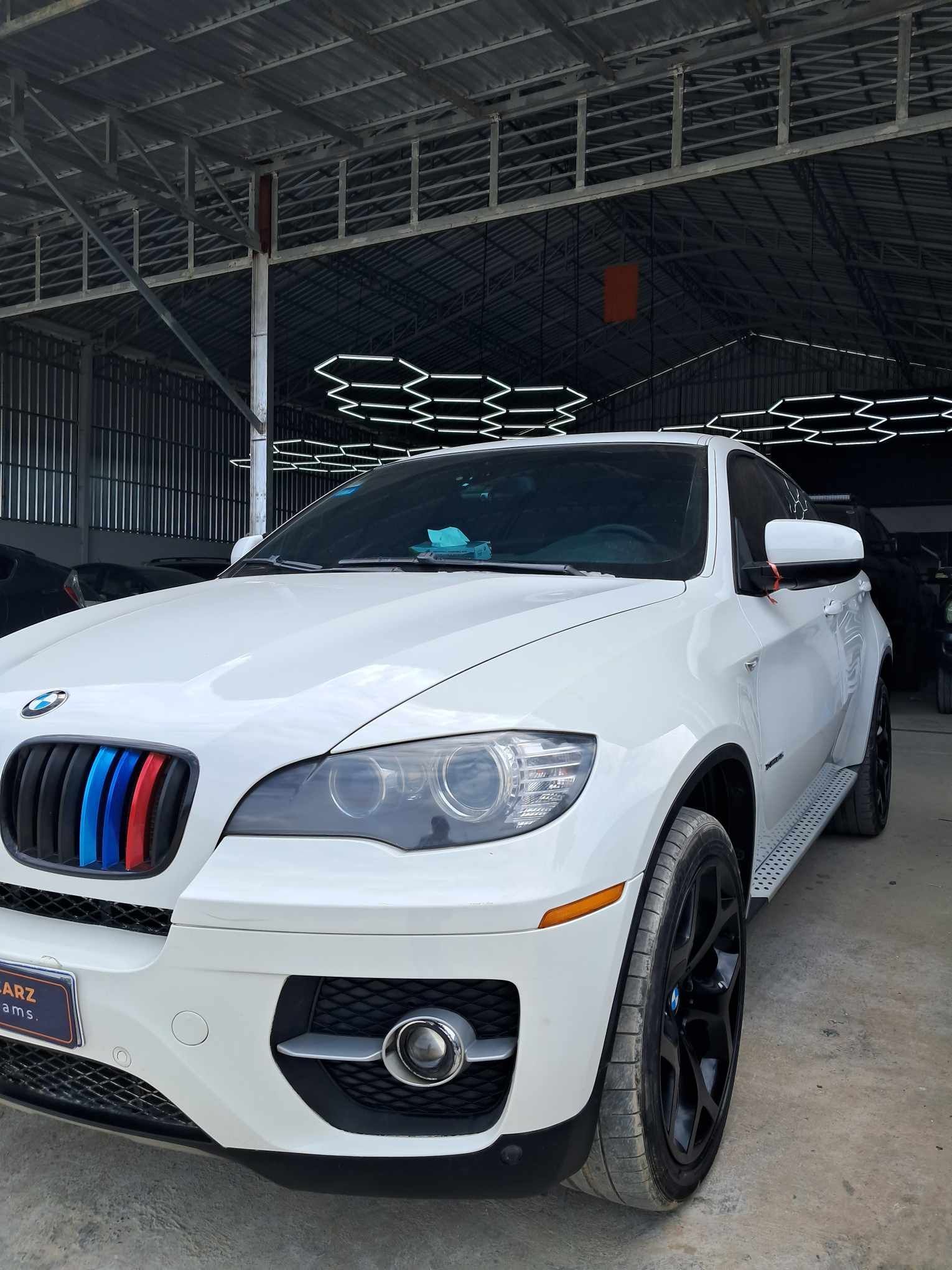 BMW X6 2011