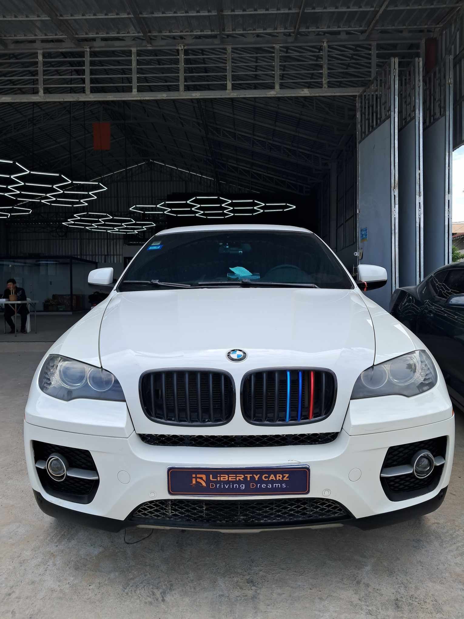 BMW X6 2011