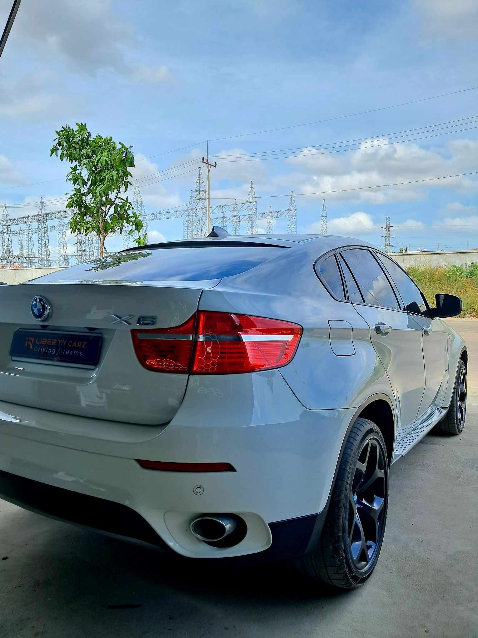 BMW X6 2011