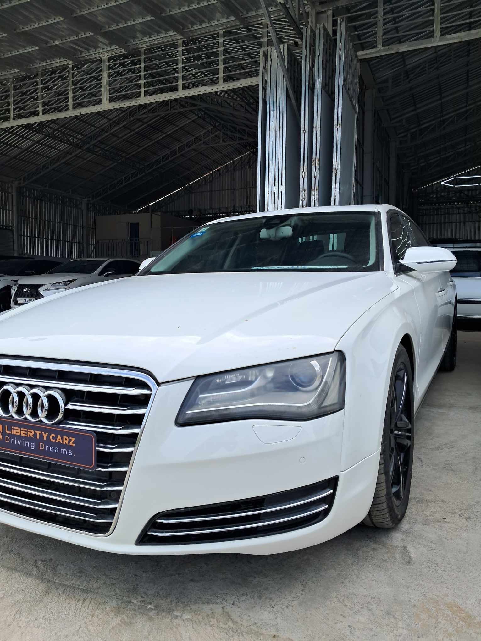 Audi A8L 2014