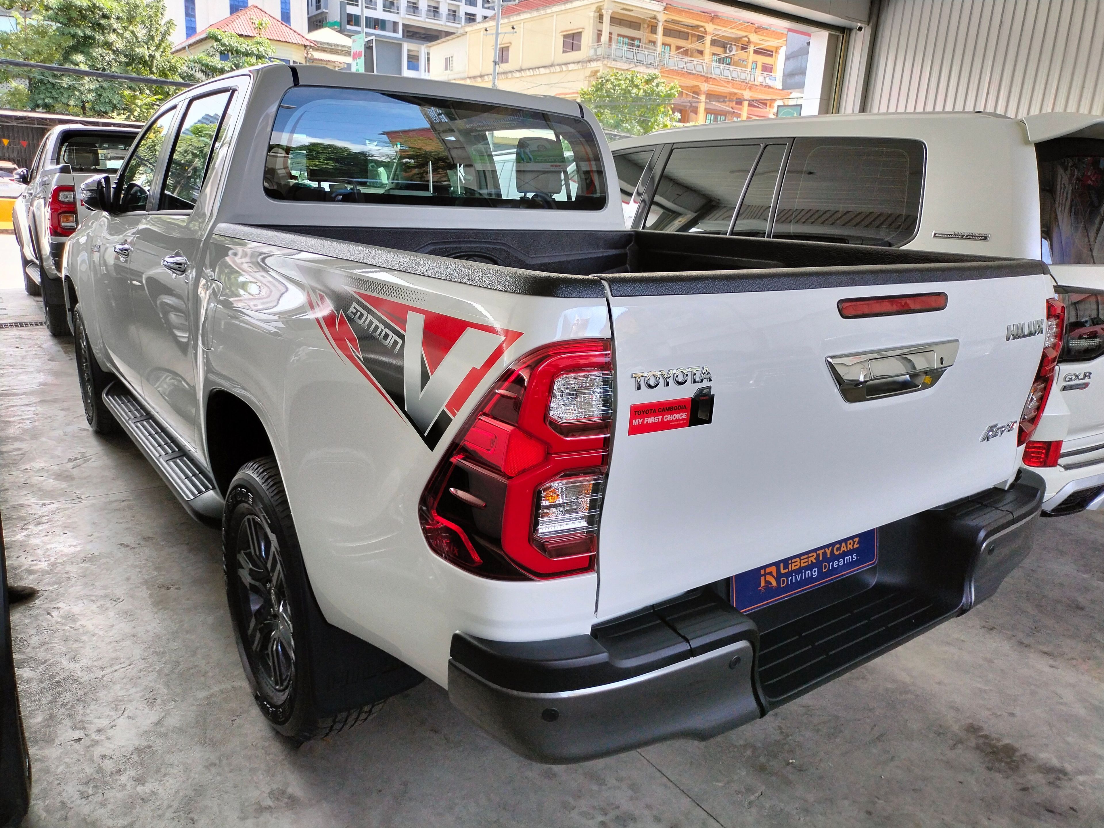 Toyota Hilux V-Edition 2024