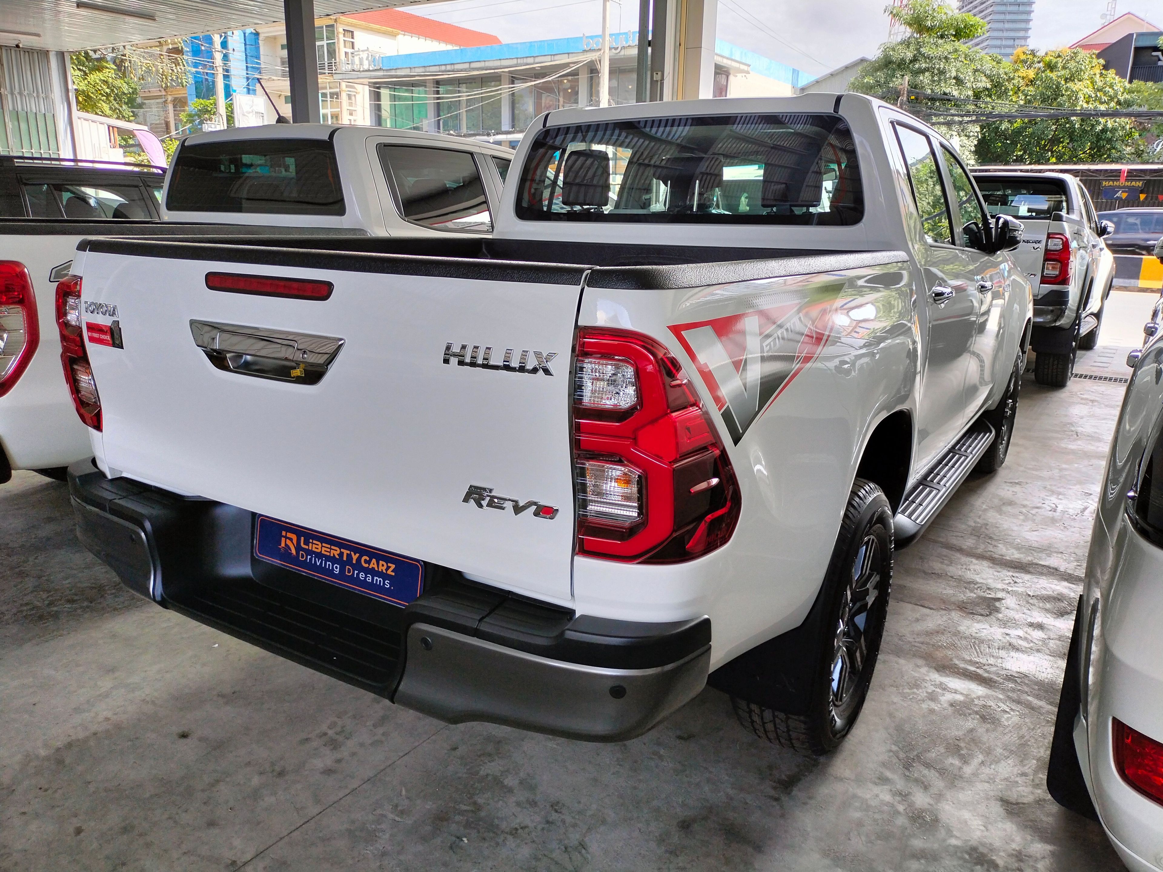 Toyota Hilux V-Edition 2024