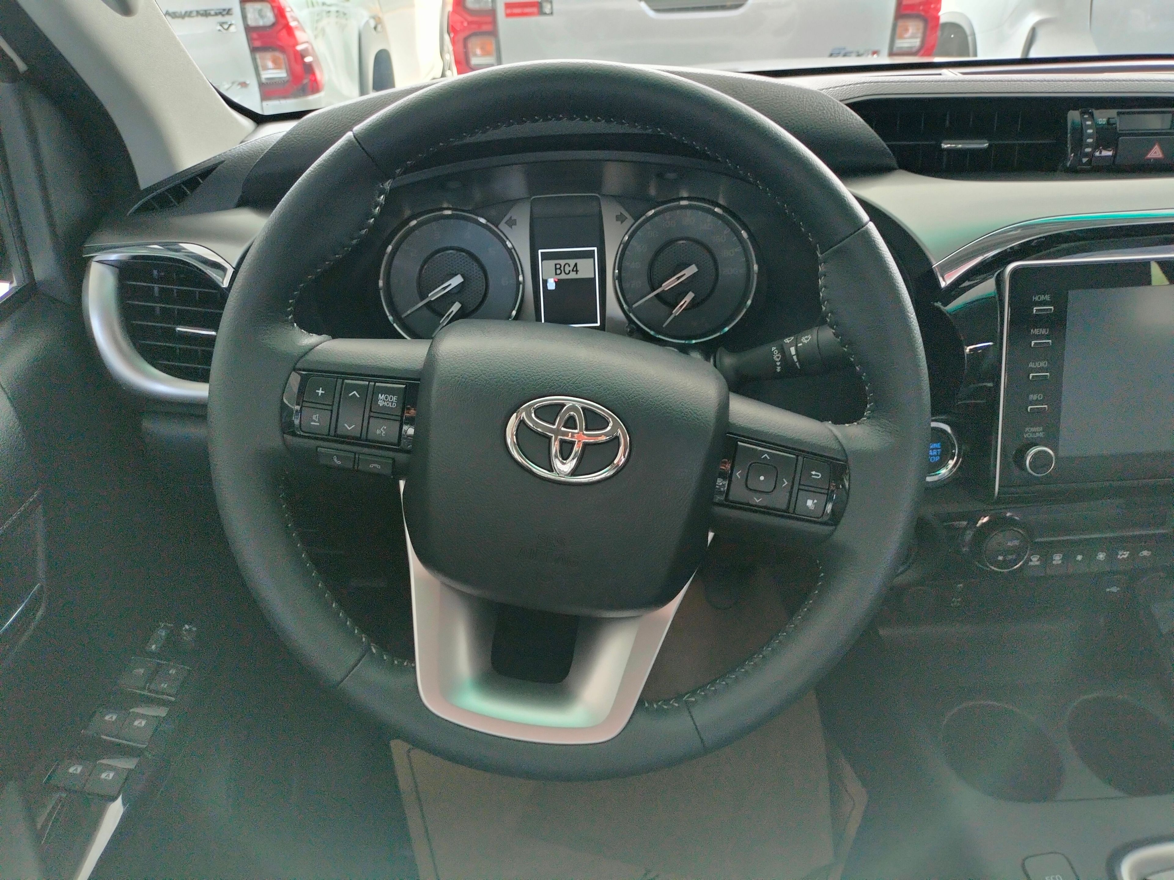 Toyota Hilux V-Edition 2024