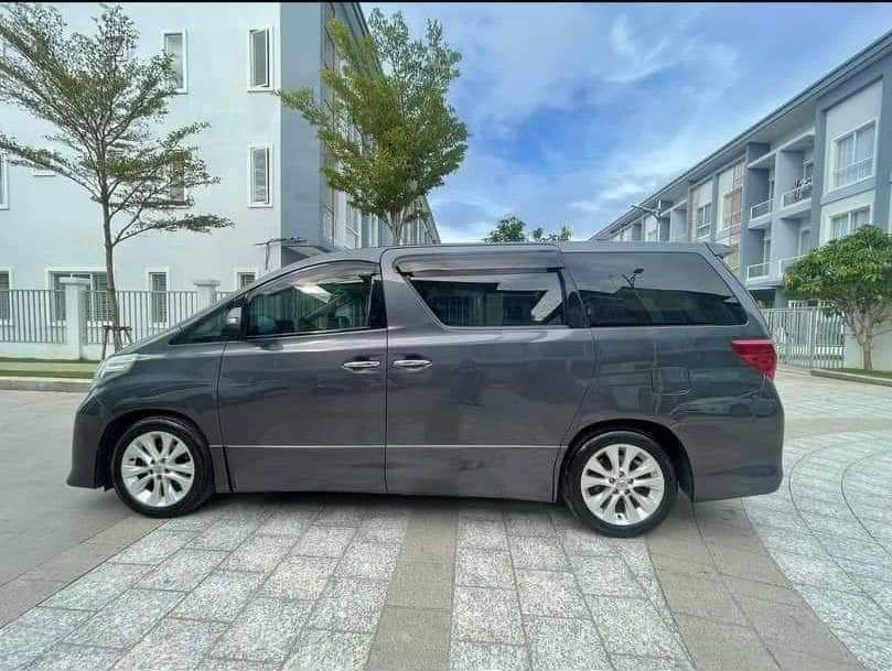 Toyota Alphard 2010