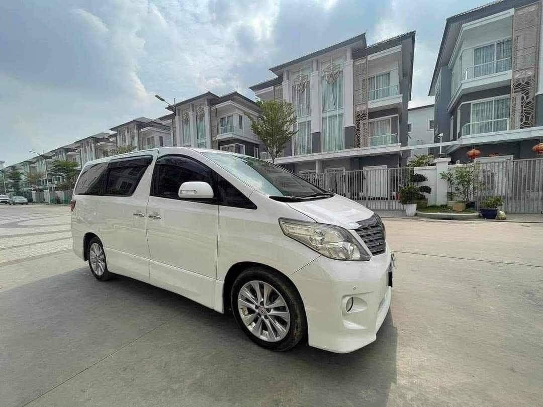 Toyota Alphard 2010