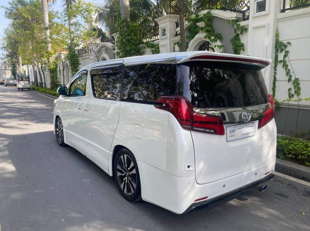 Toyota Alphard 2016