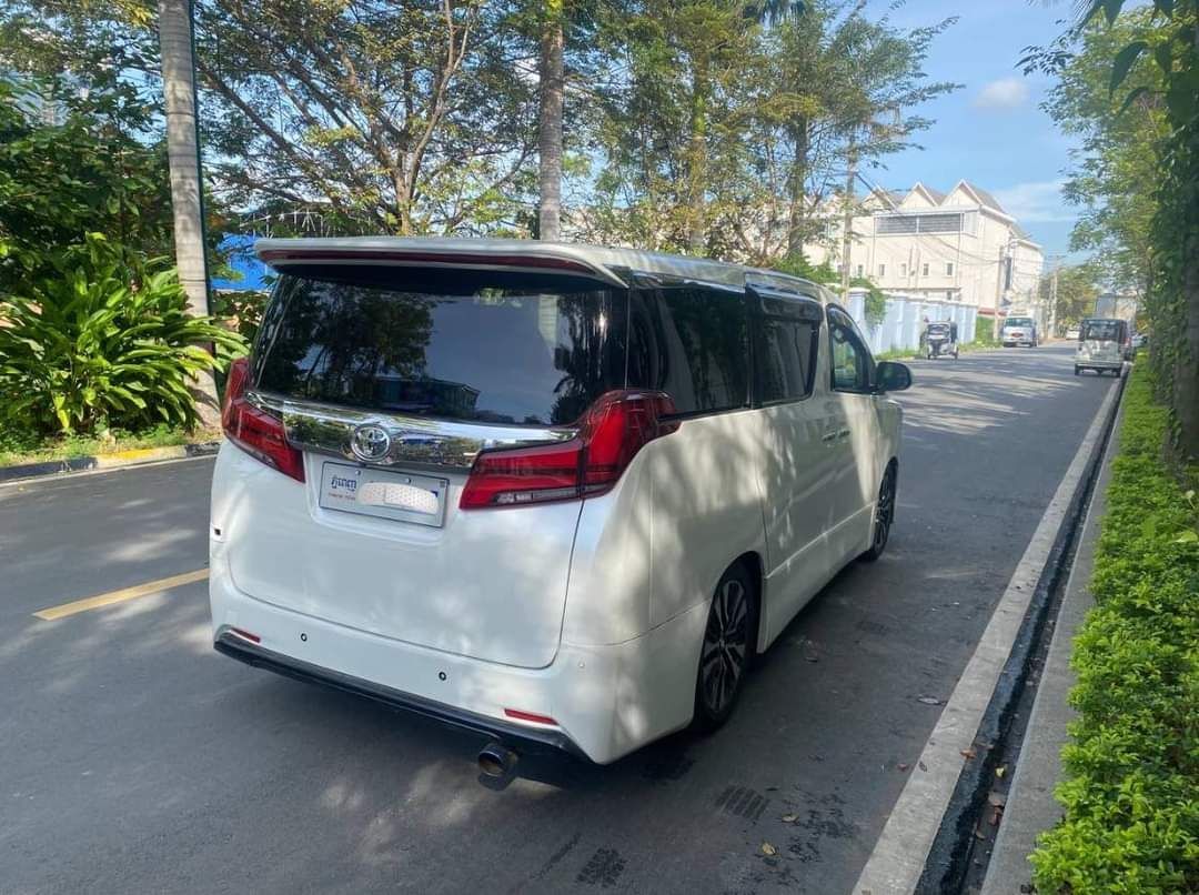 Toyota Alphard 2016