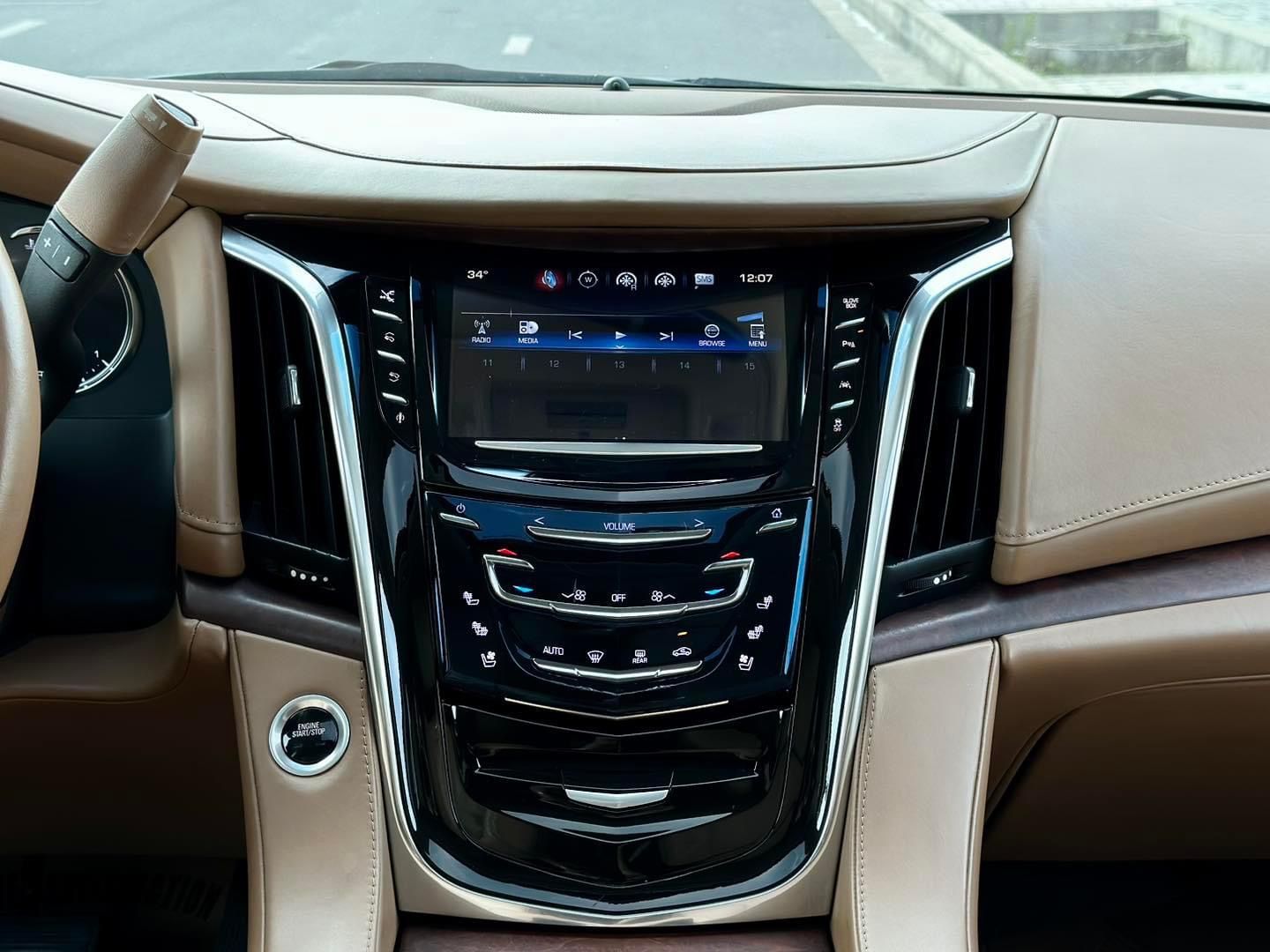 Cadillac ESCALADE 2016