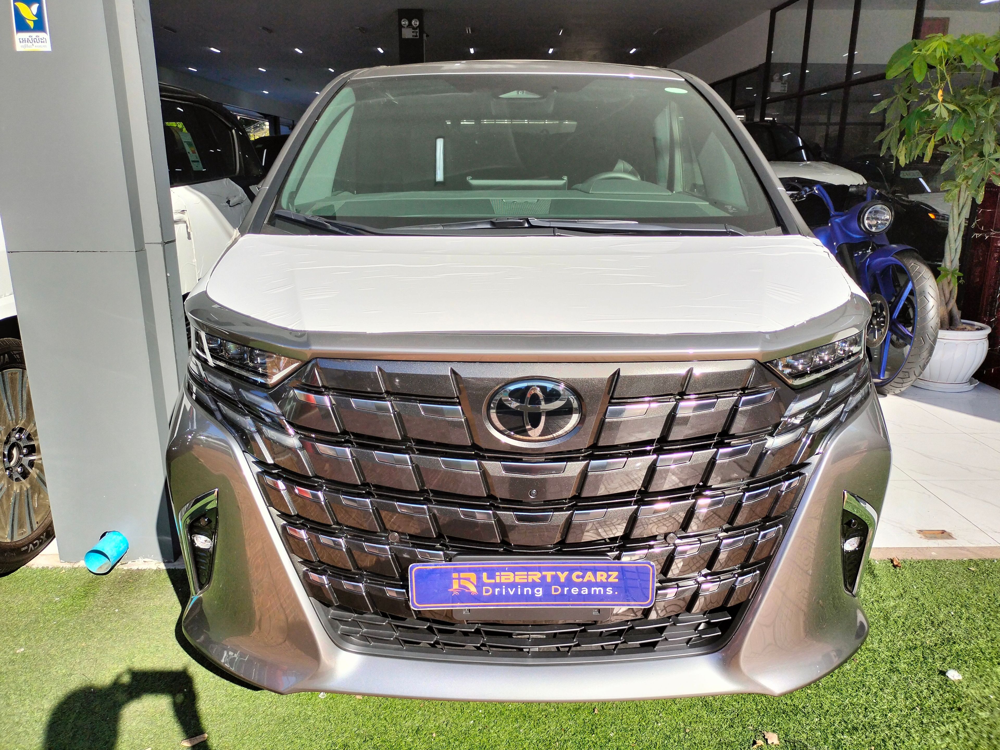 Toyota Alphard 2023