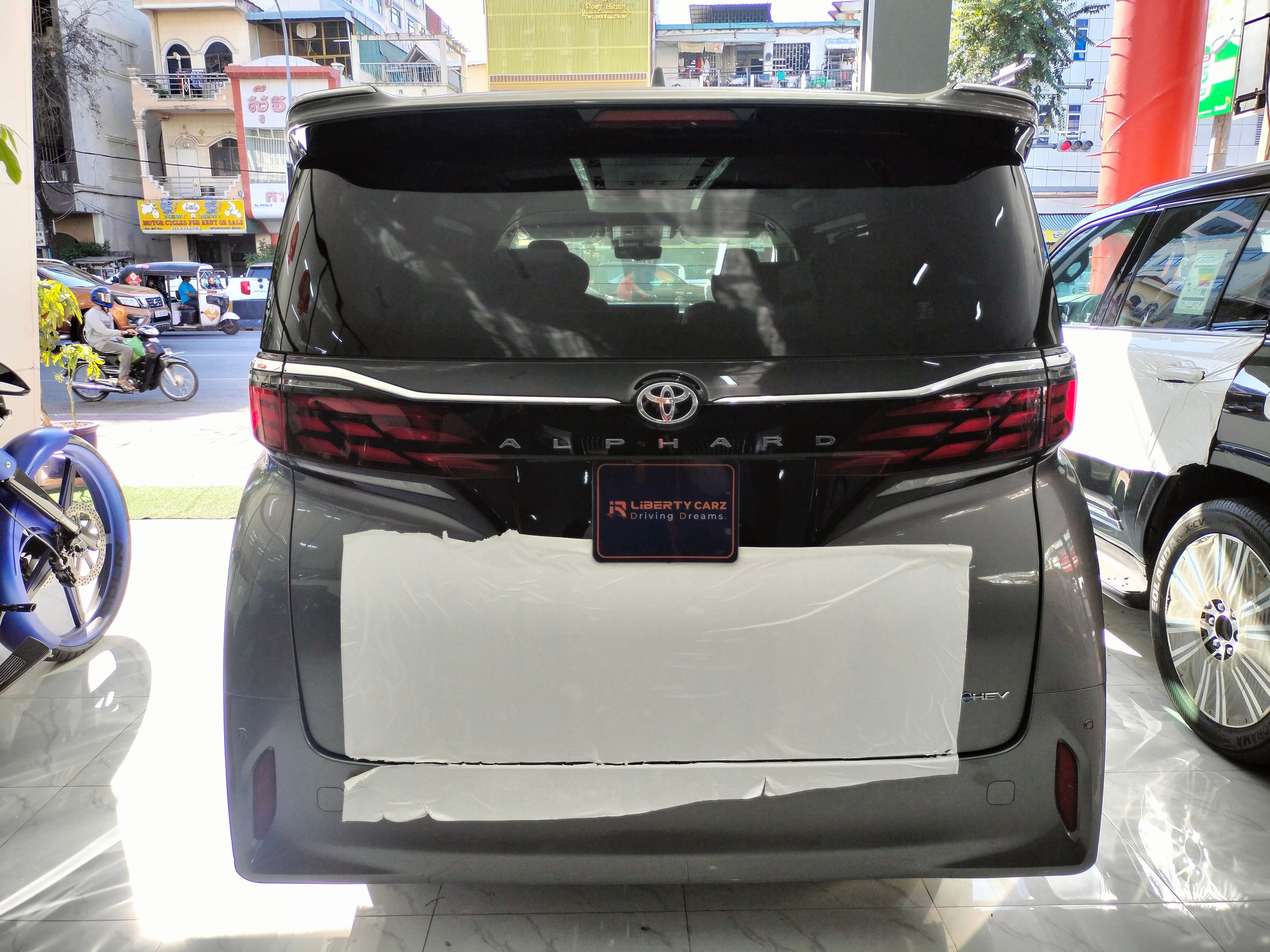 Toyota Alphard 2023