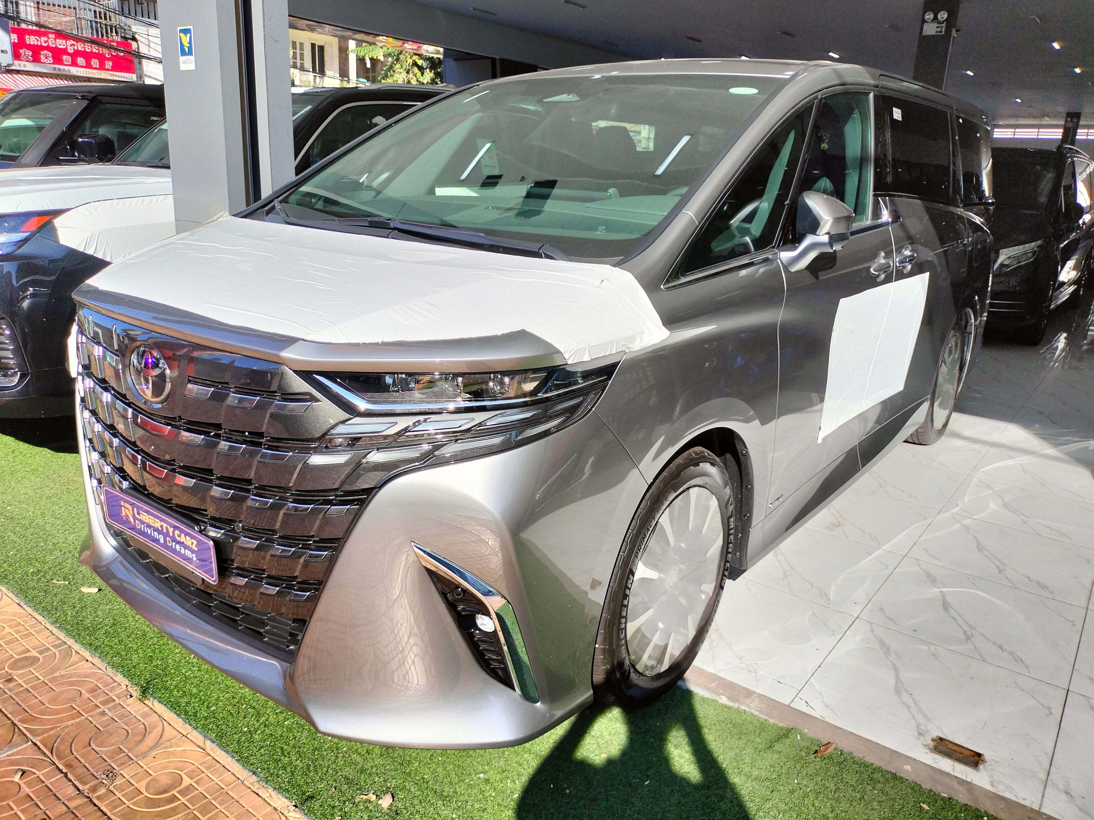 Toyota Alphard 2023