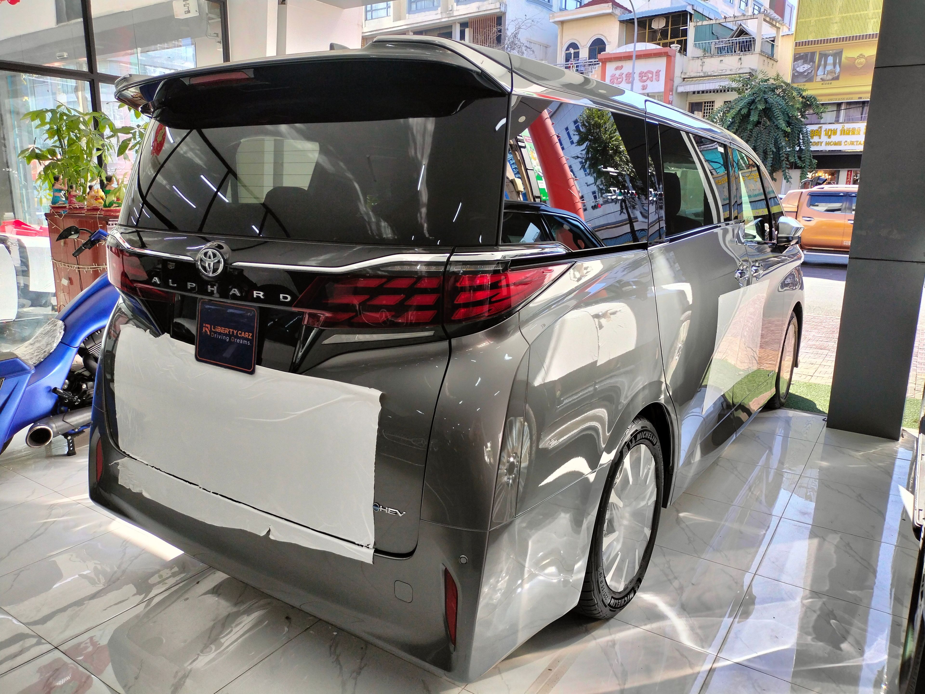 Toyota Alphard 2023