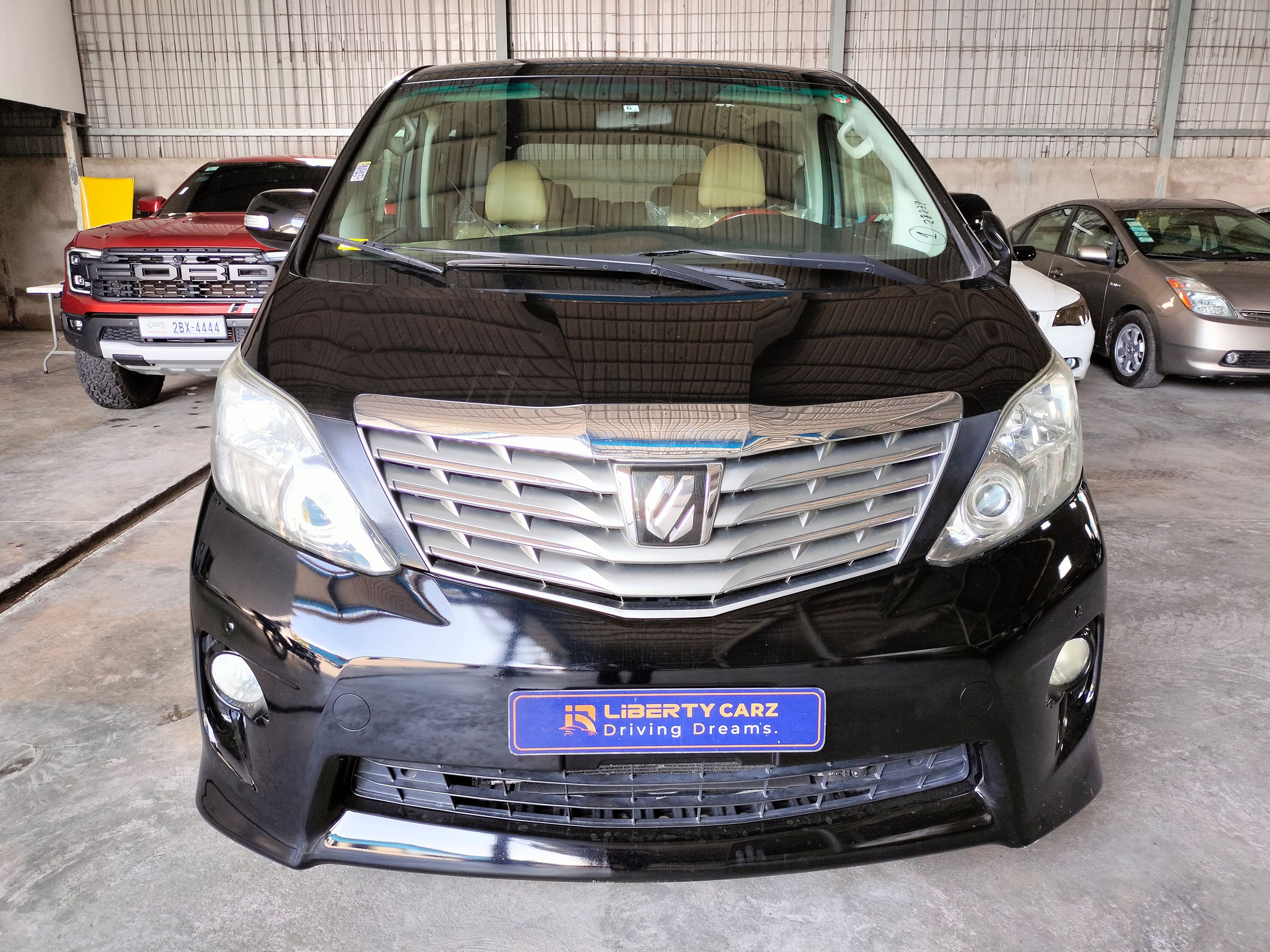 Toyota Alphard 2010