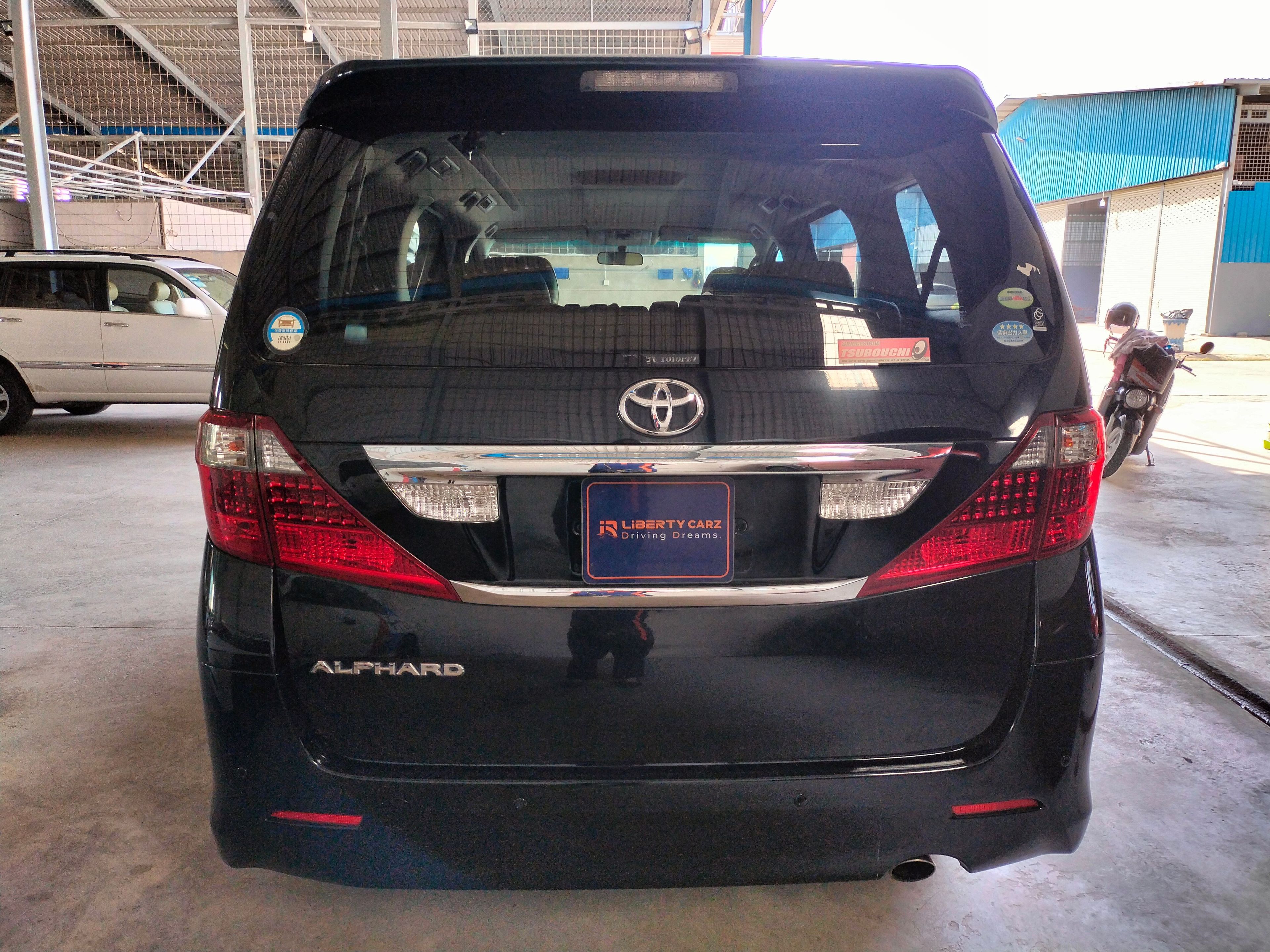 Toyota Alphard 2010