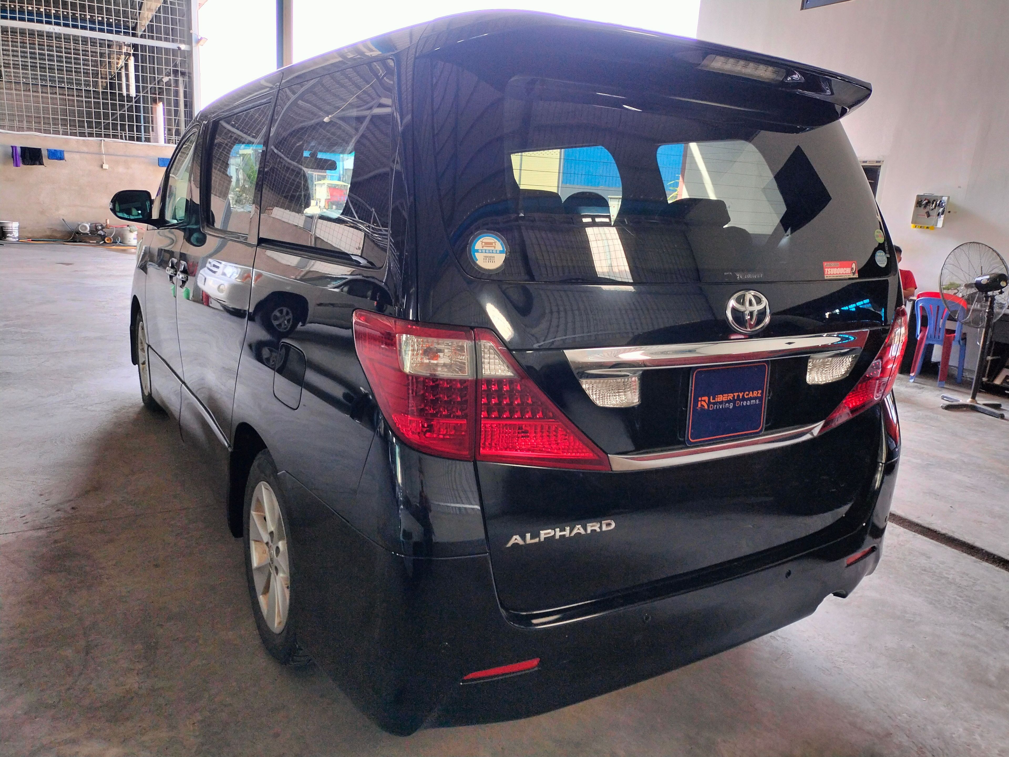 Toyota Alphard 2010