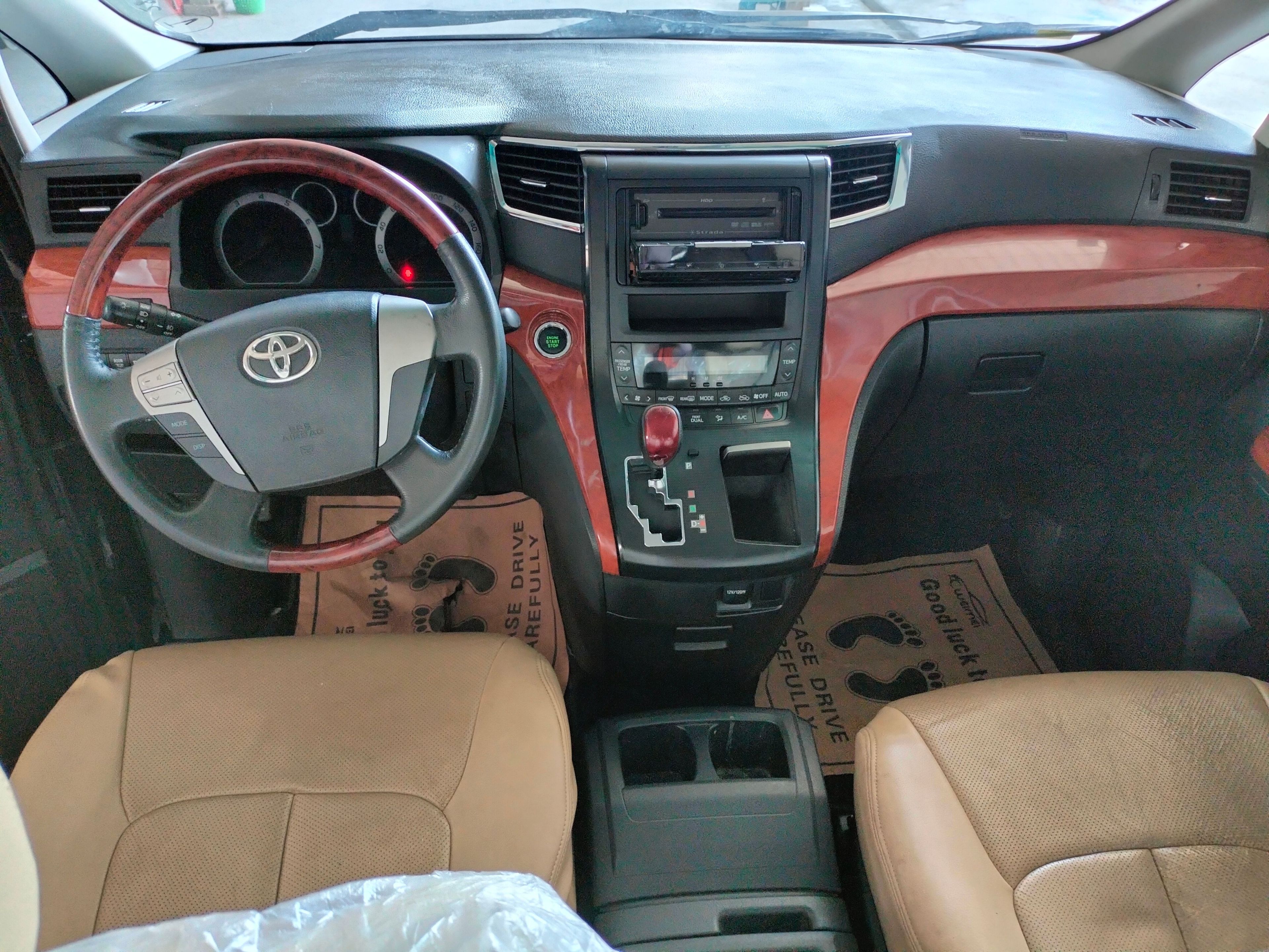 Toyota Alphard 2010