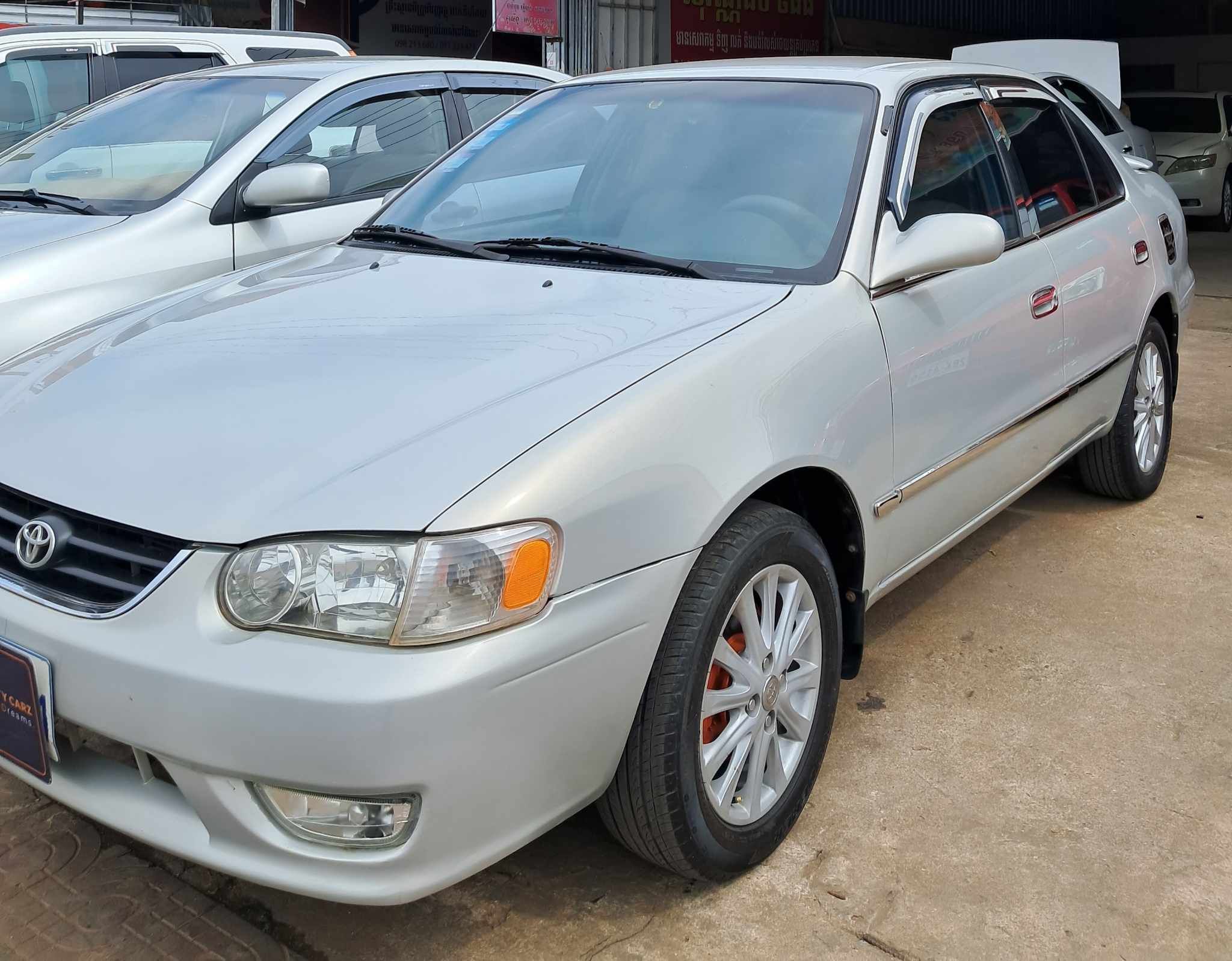 តូយ៉ូតា កូរ៉ូឡា 2001