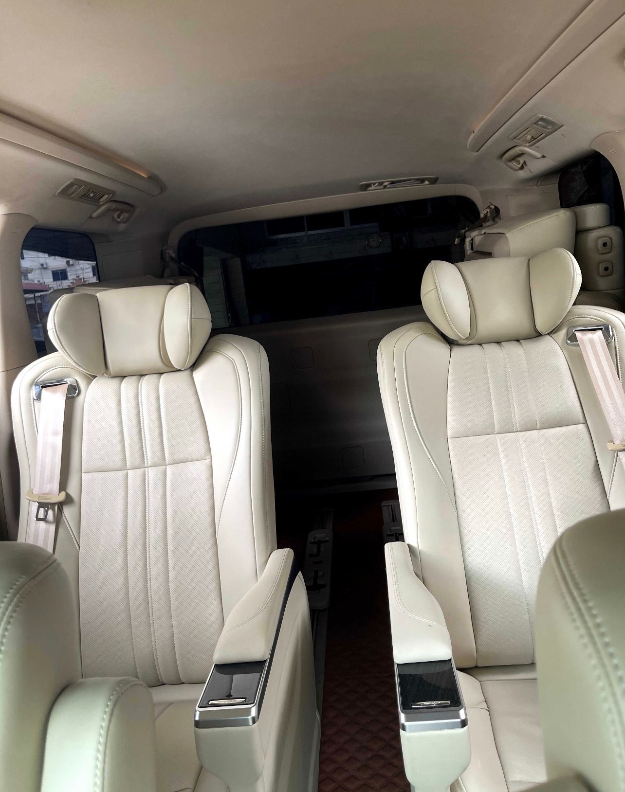 Toyota Alphard 2010