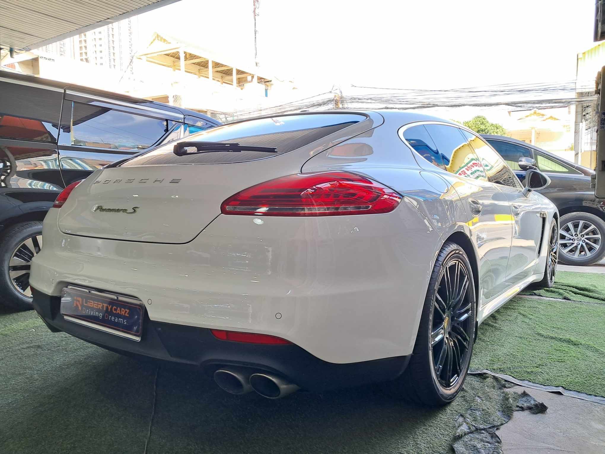 Porsche Panamera 2014