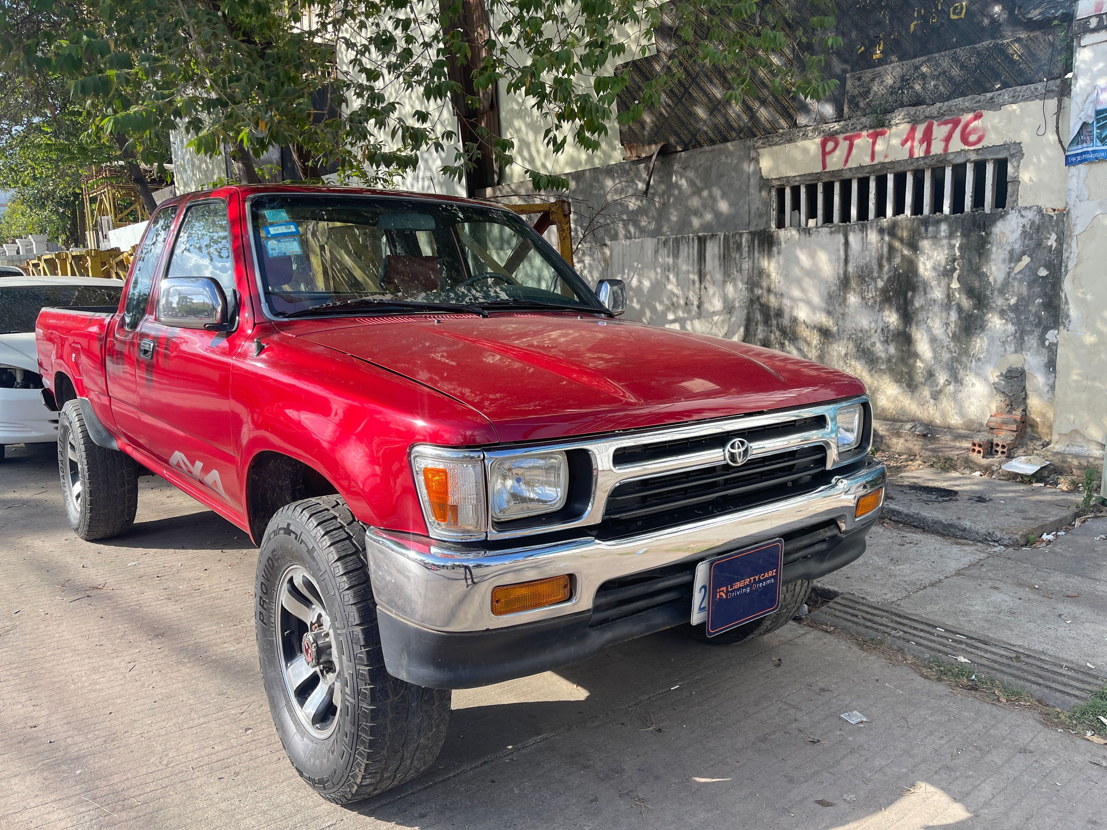 តូយ៉ូតា Fortuner 1990