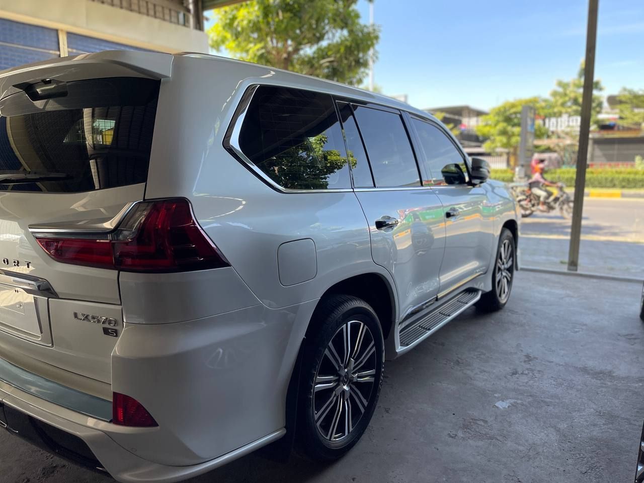 Lexus LX 570 2018