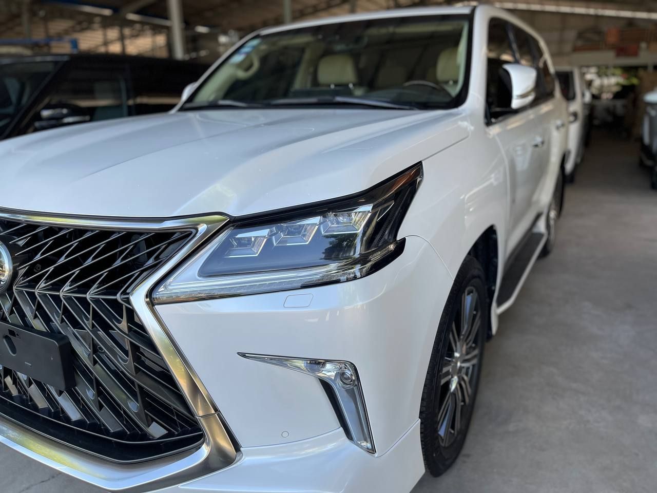 Lexus LX 570 2018