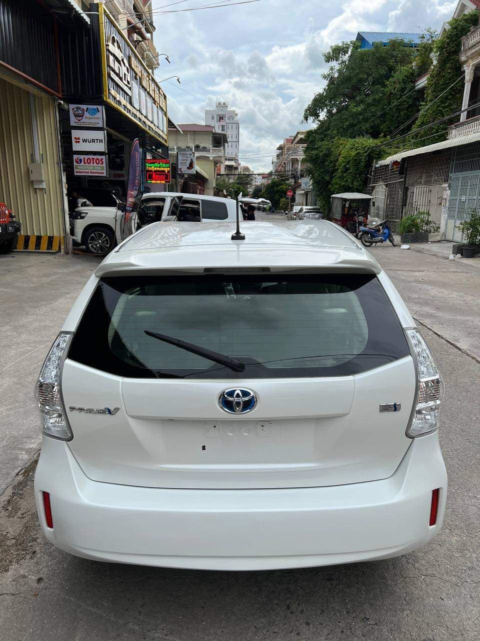 តូយ៉ូតា Prius 2013