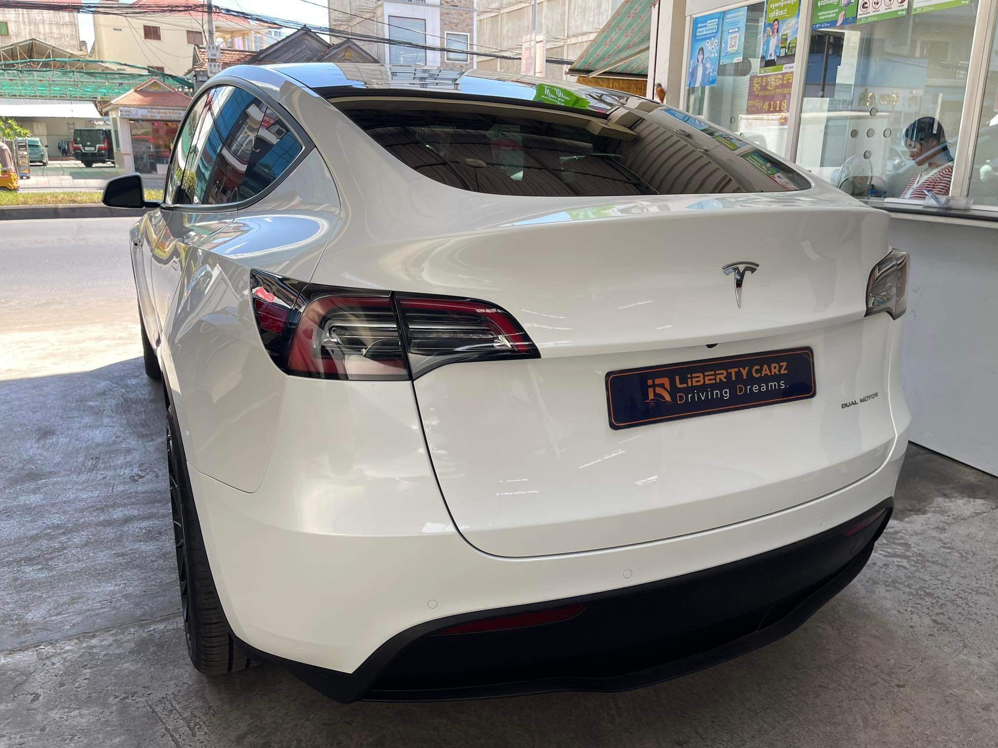 Tesla Model Y 2021