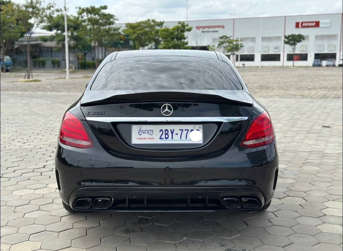 Mercedes-Benz C300 2015