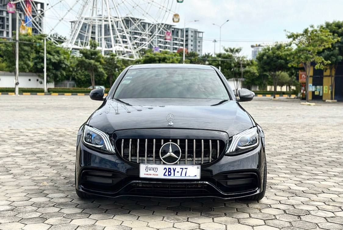 Mercedes-Benz C300 2015