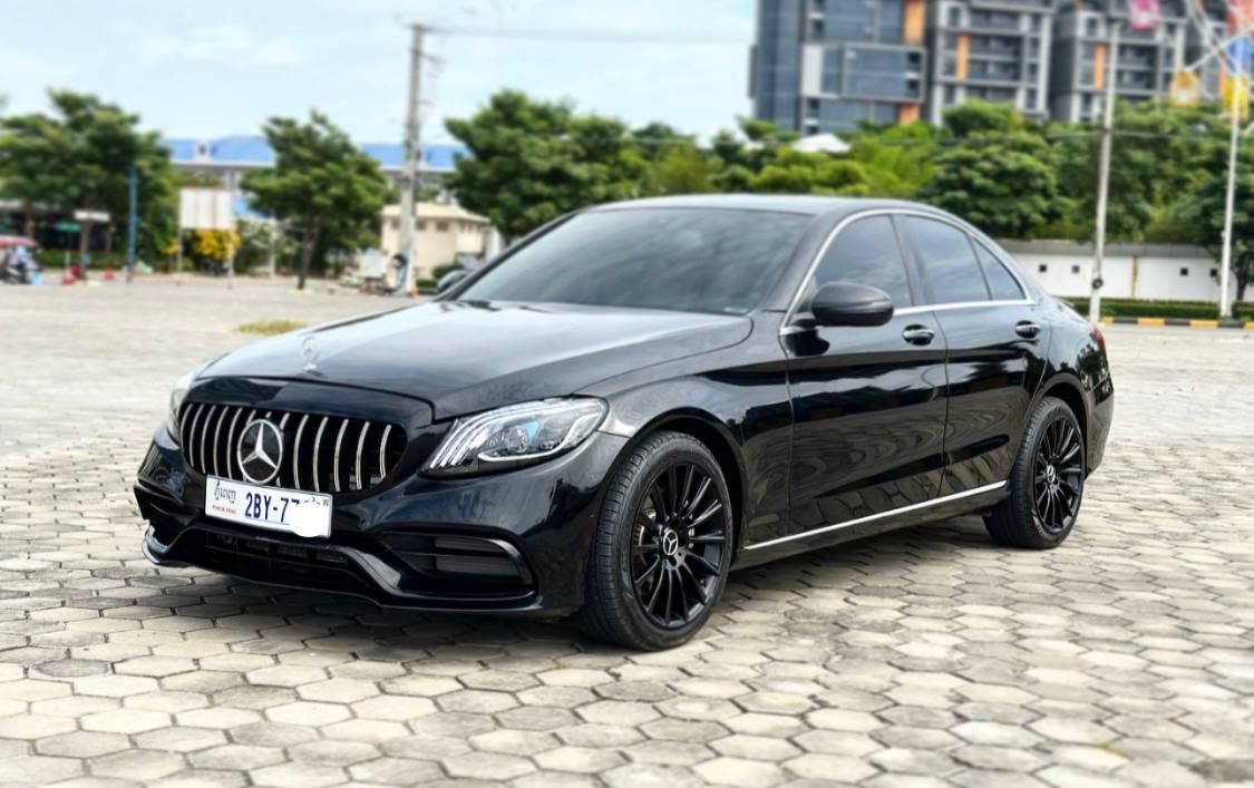 Mercedes-Benz C300 2015