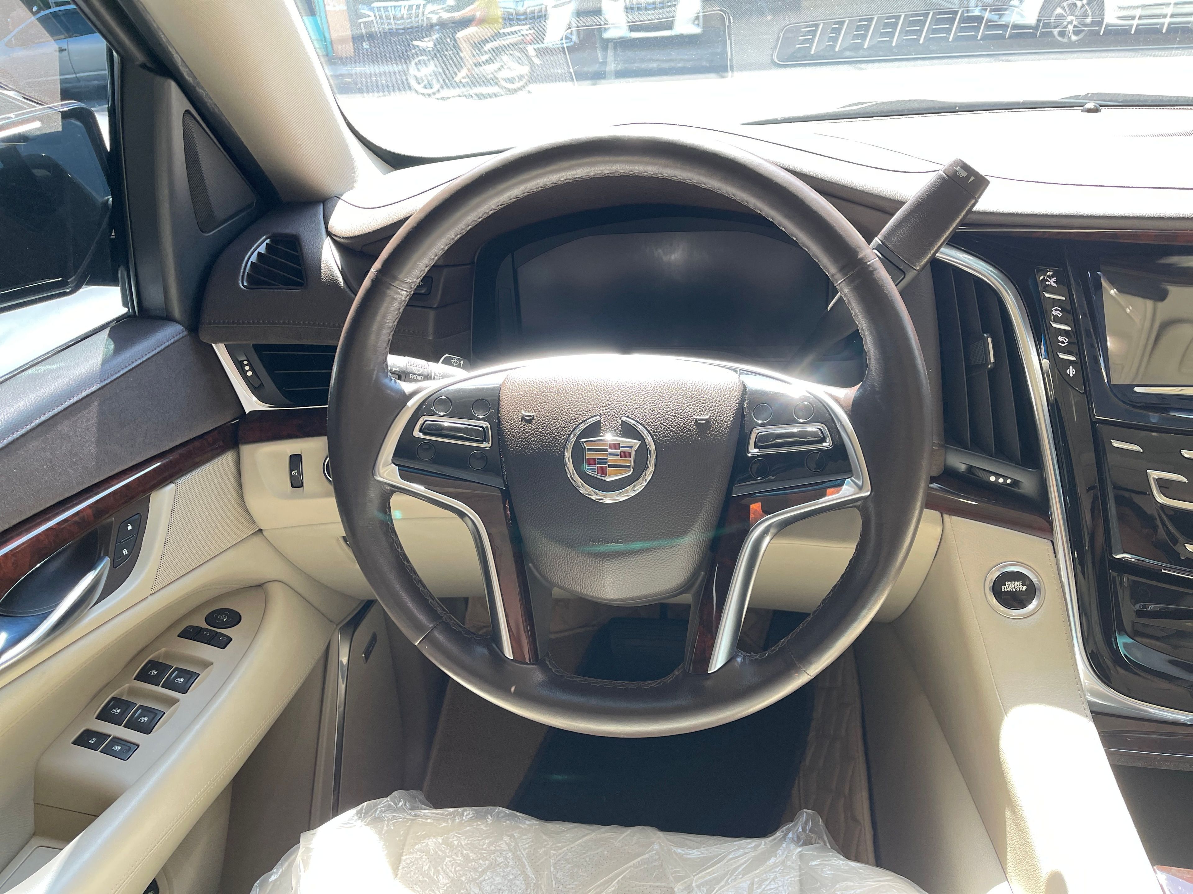 Cadillac ESCALADE 2015