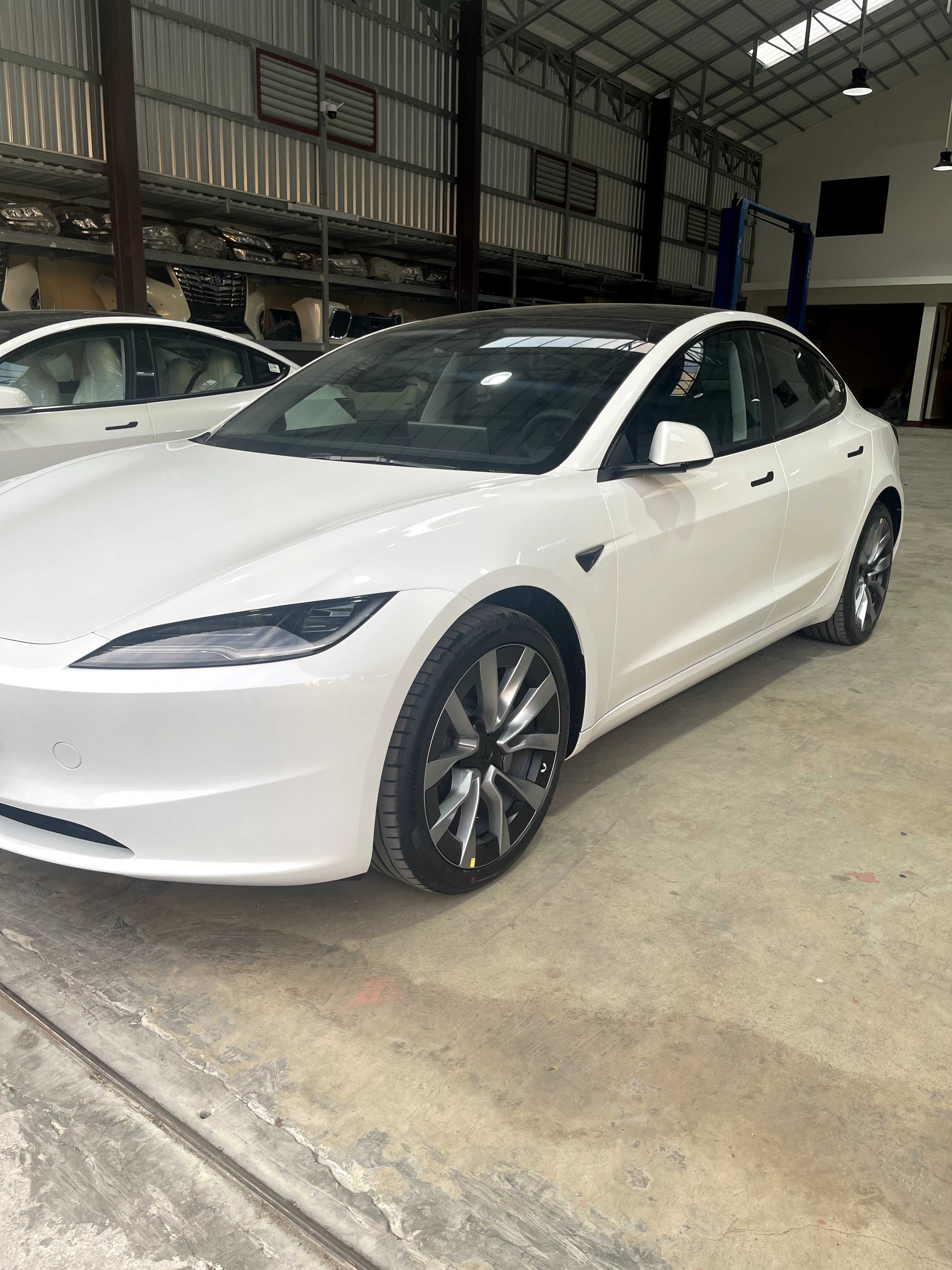 Tesla Model 3 2024