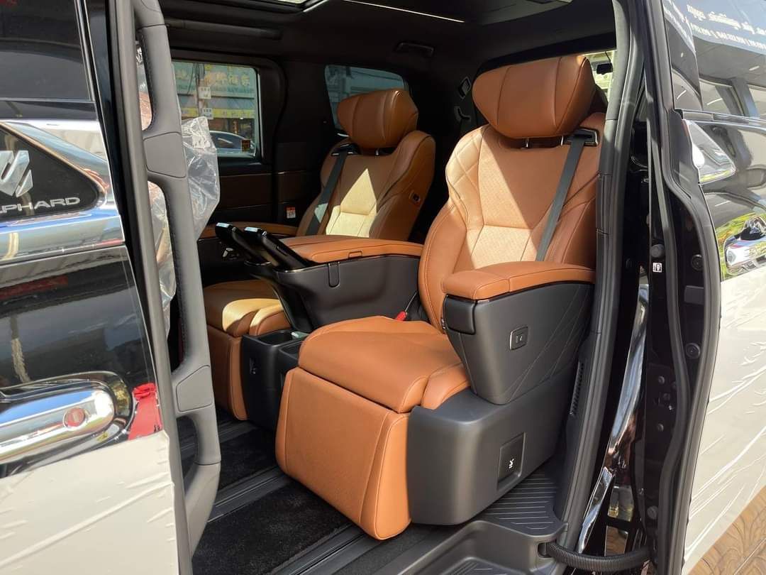 Toyota Alphard 2024