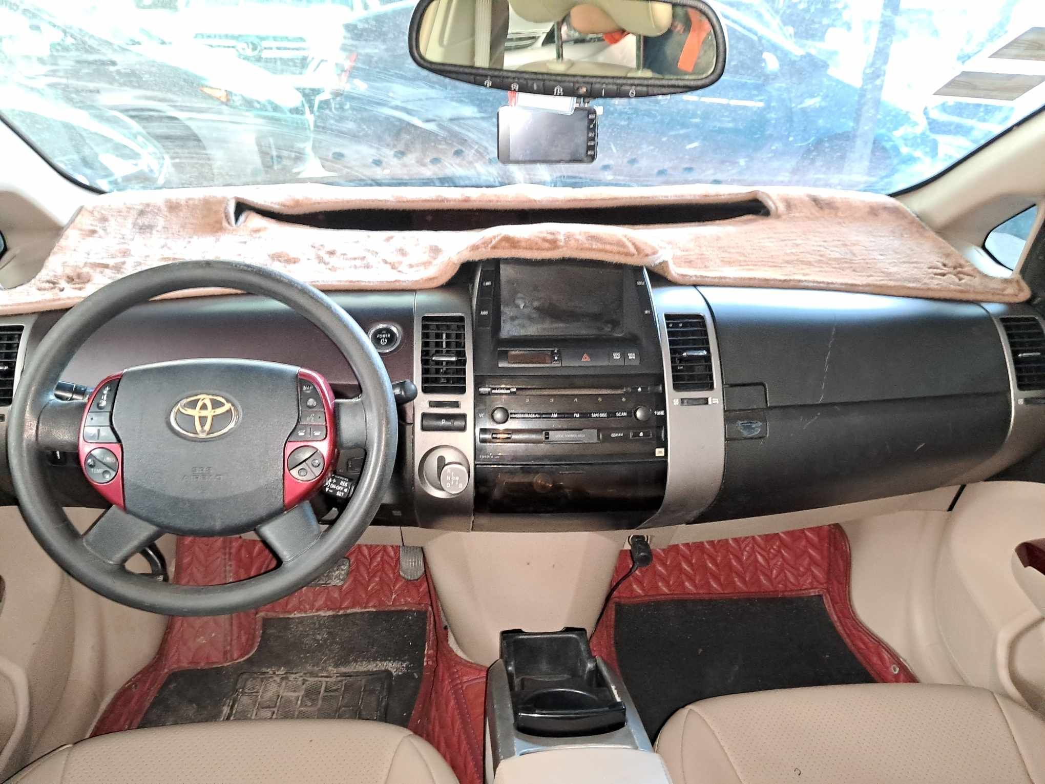 តូយ៉ូតា Prius 2004