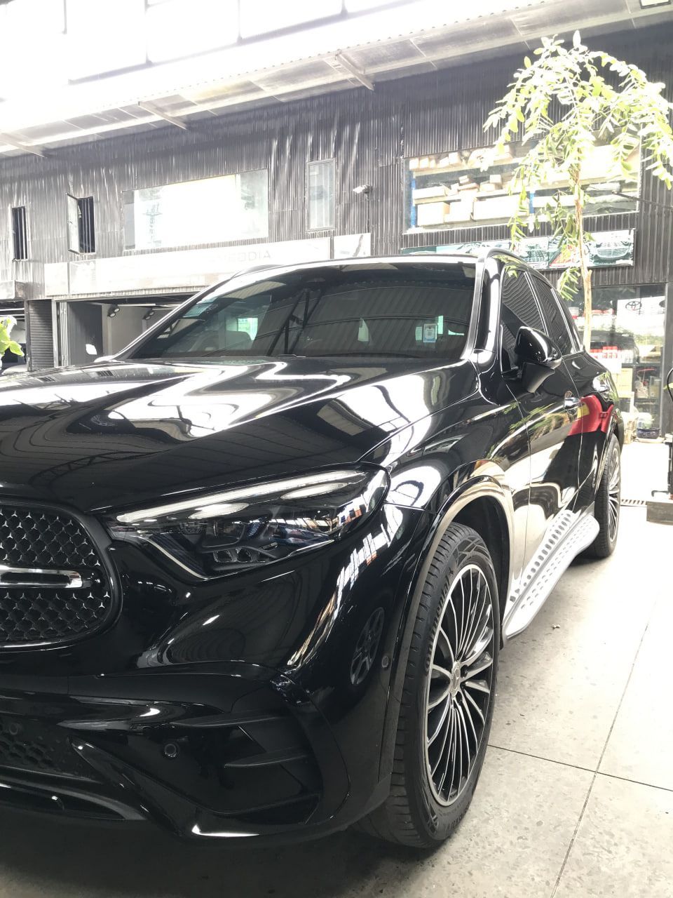 Mercedes-Benz GLE-300 2023