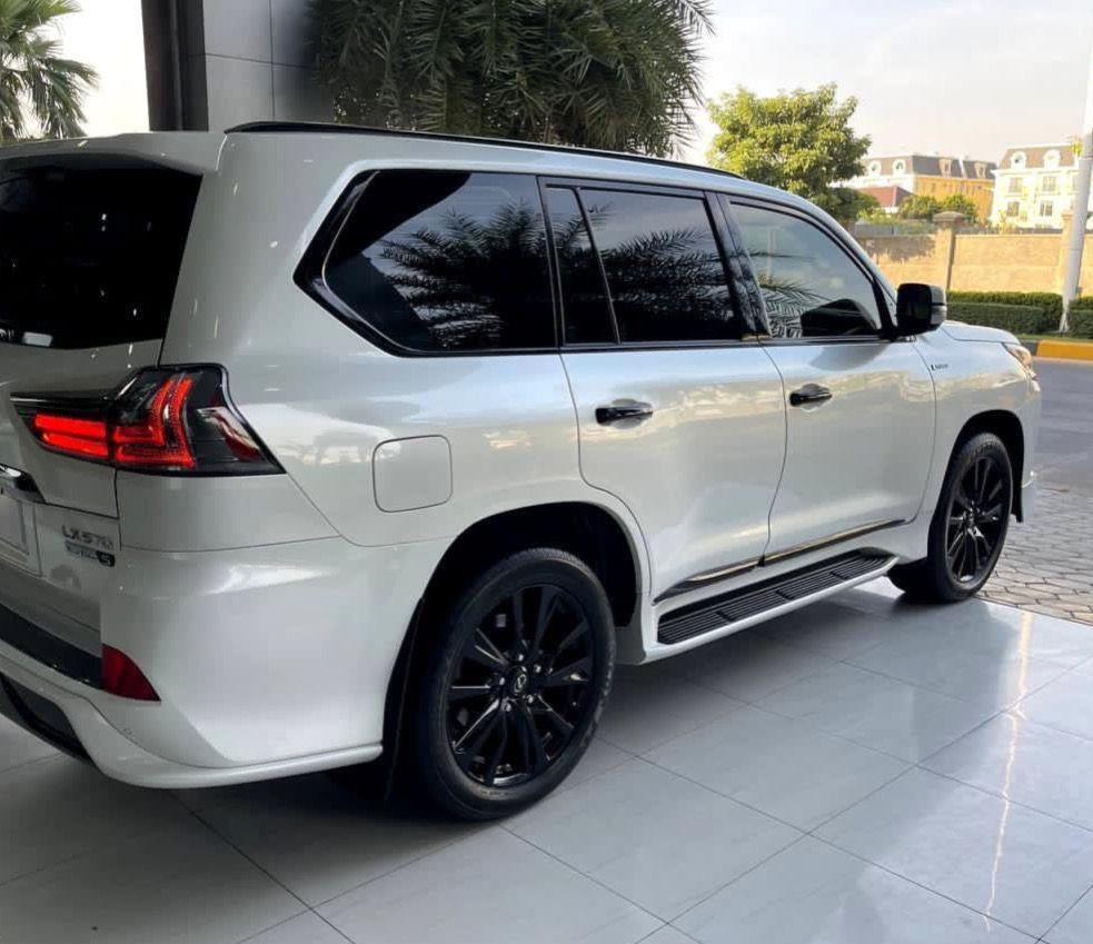 Lexus Kuro 2019