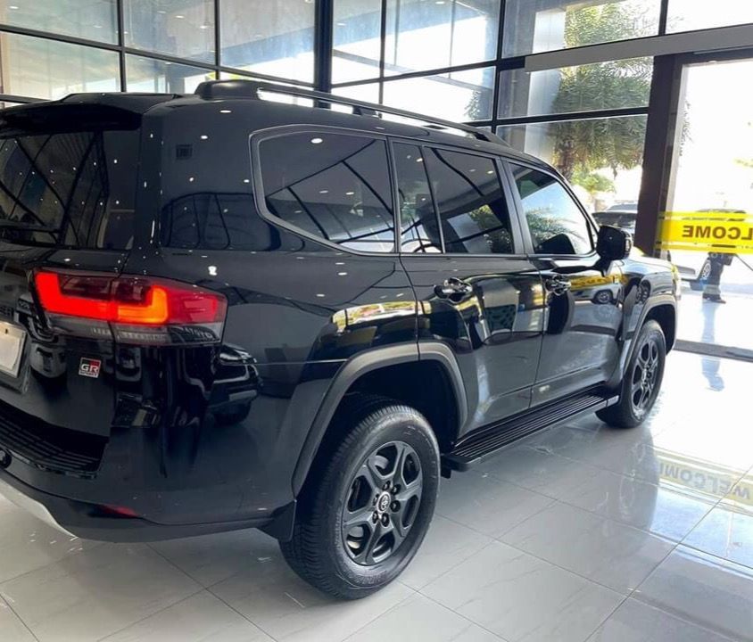 Toyota Land Cruiser GR-S 2023