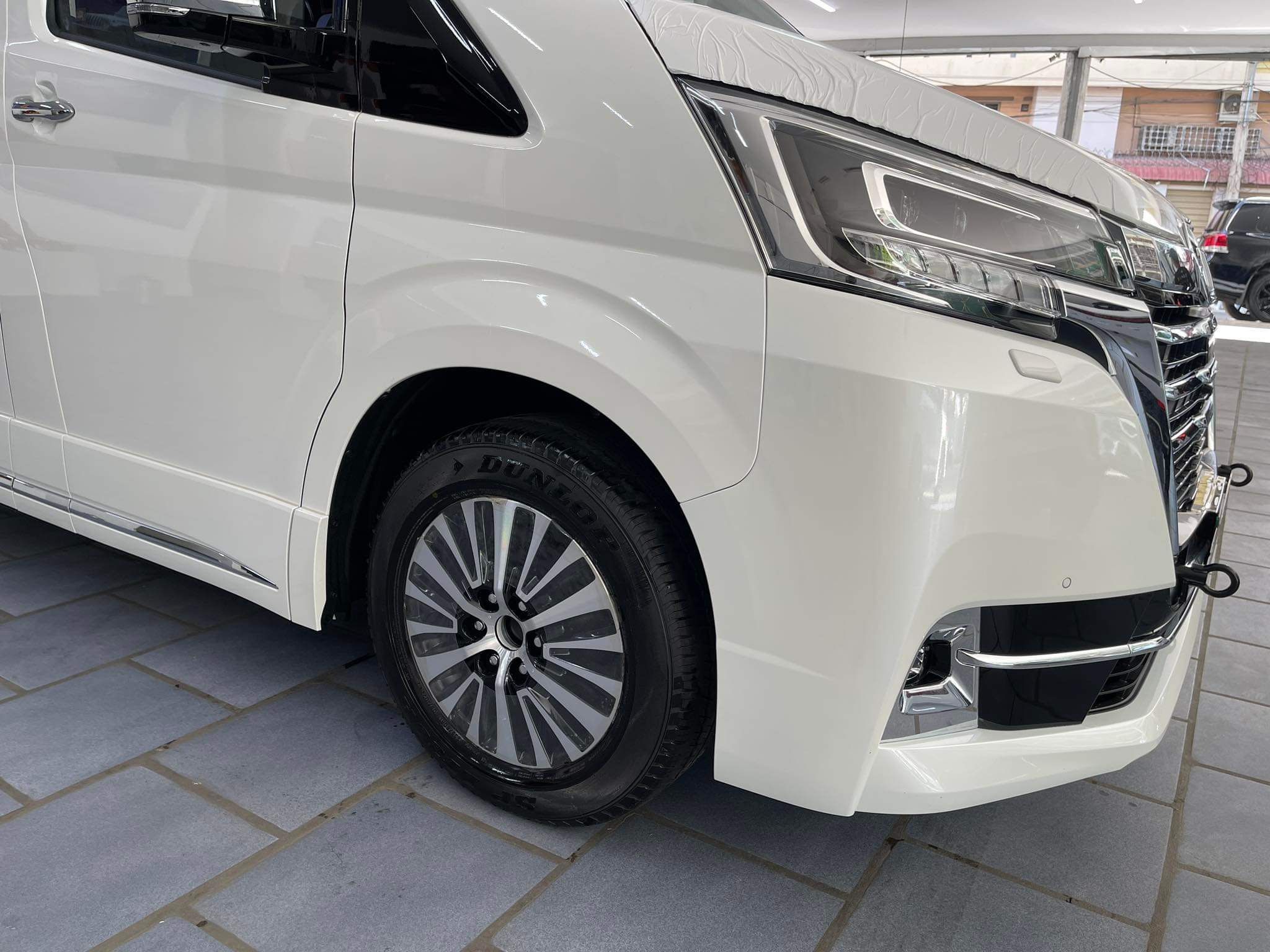 Toyota Granvia 2024