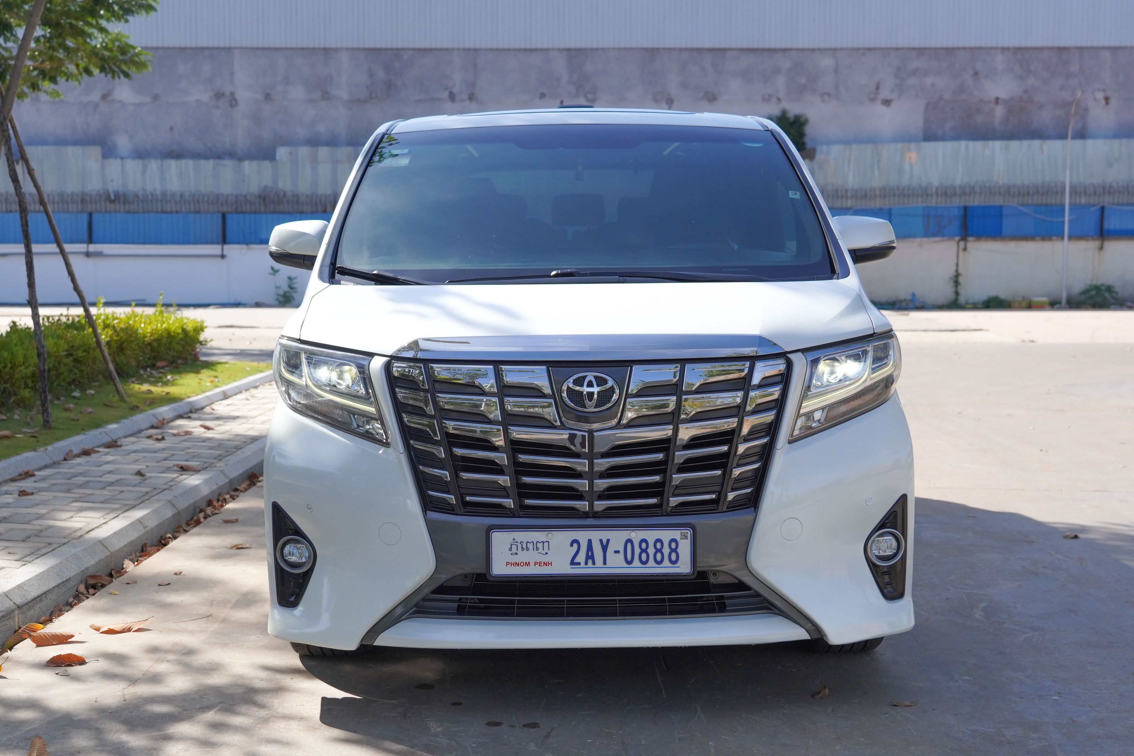 Toyota Alphard 2016