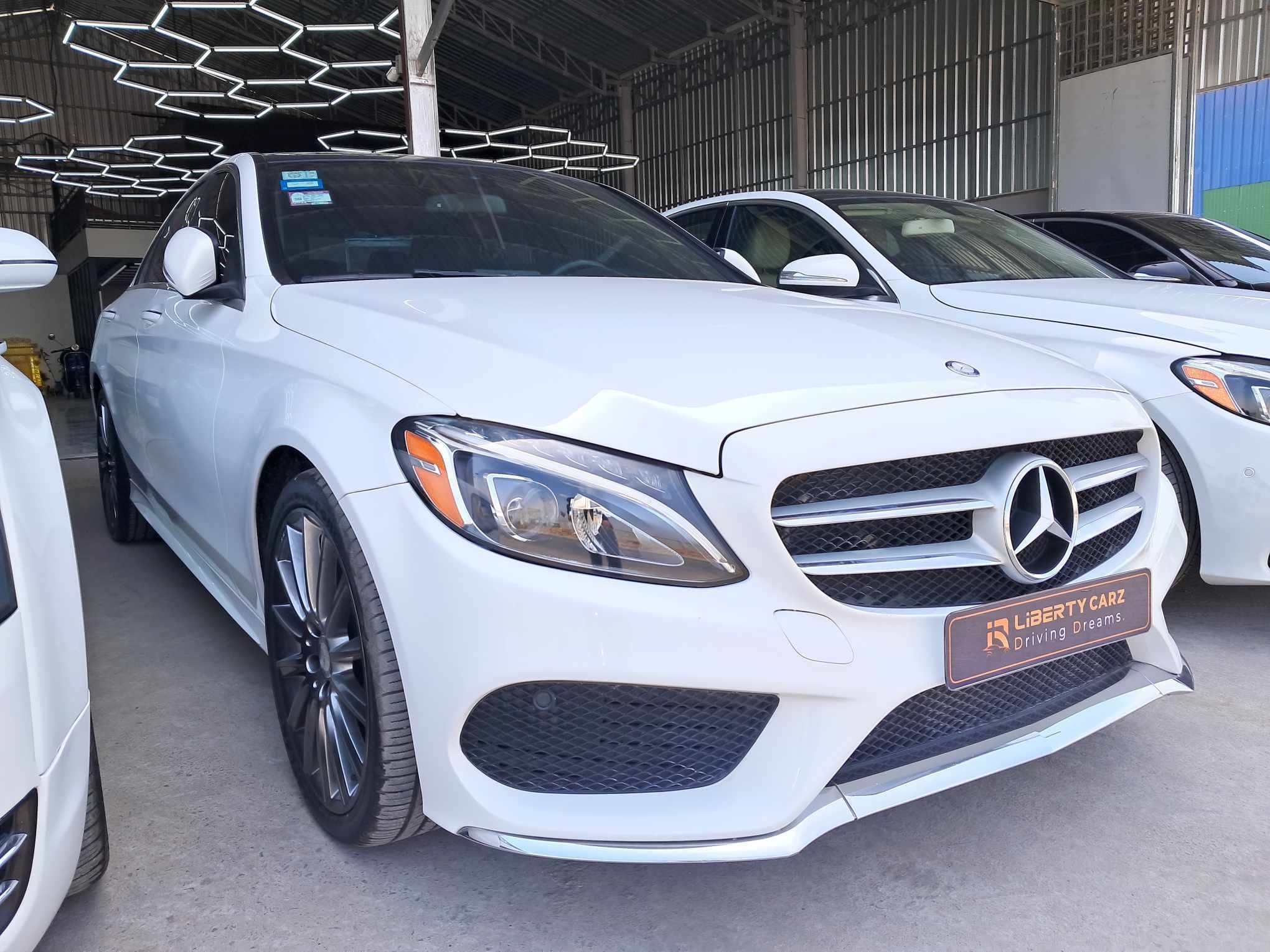 Mercedes-Benz C300 2015